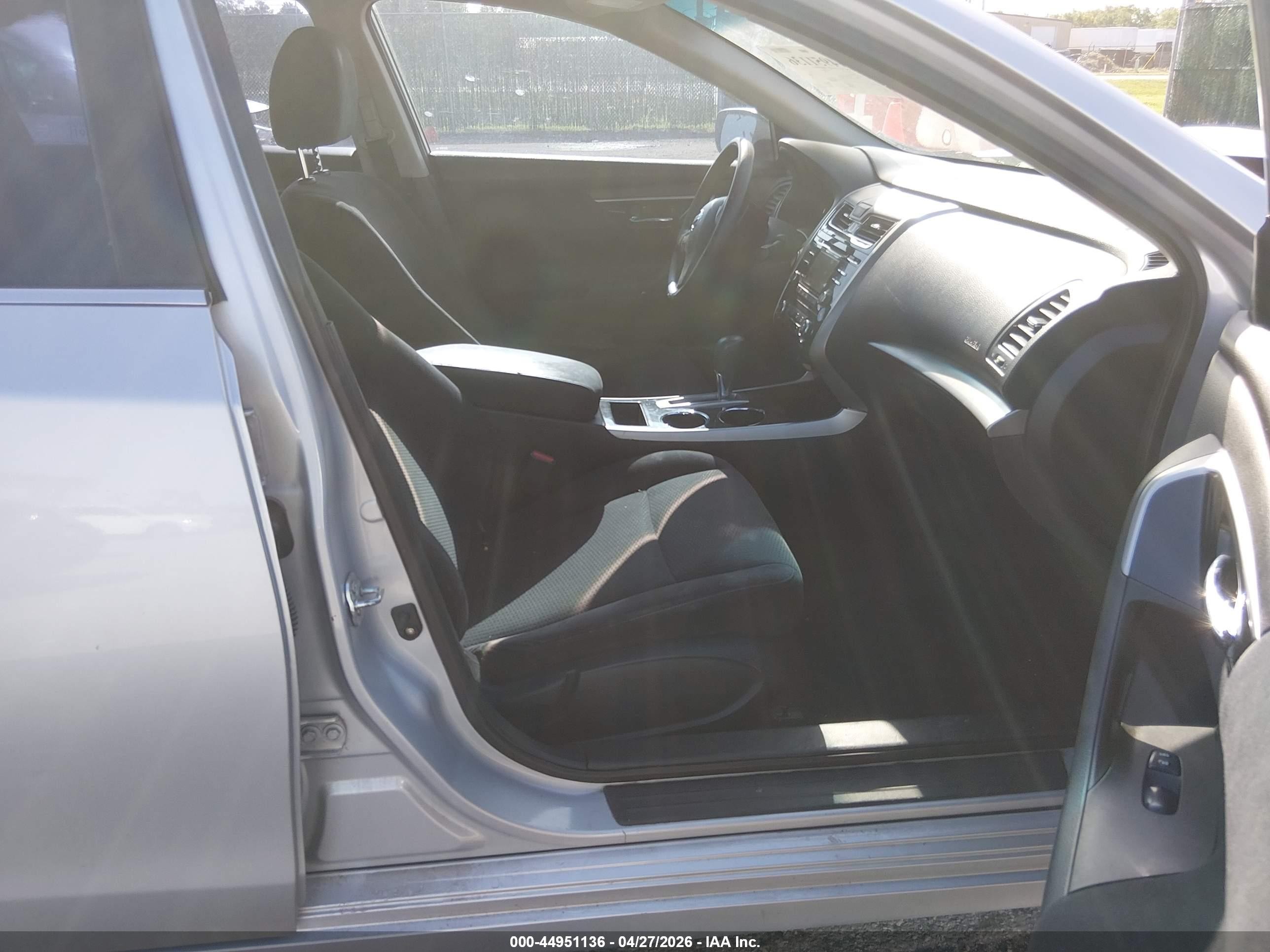 2014 Nissan Altima 2.5 S Silver vin: 1N4AL3AP4EC151444