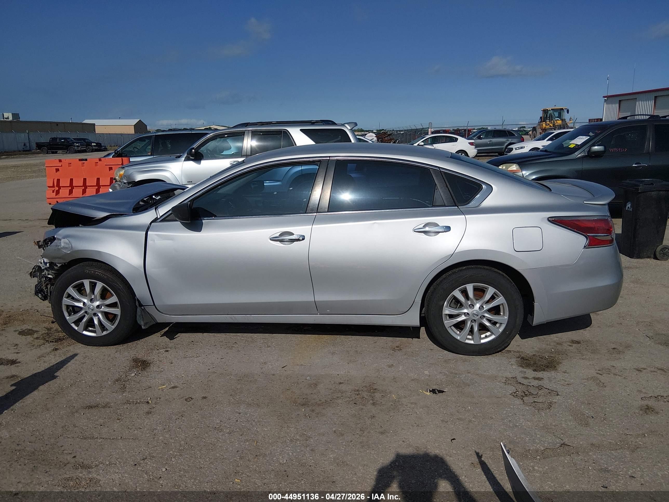 2014 Nissan Altima 2.5 S Silver vin: 1N4AL3AP4EC151444