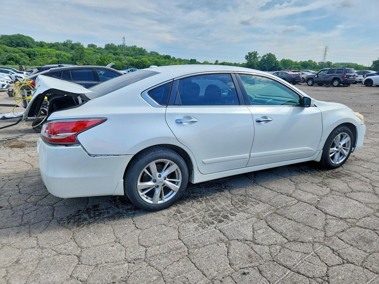 2014 Nissan Altima 2.5 Sv White vin: 1N4AL3AP4EC197937
