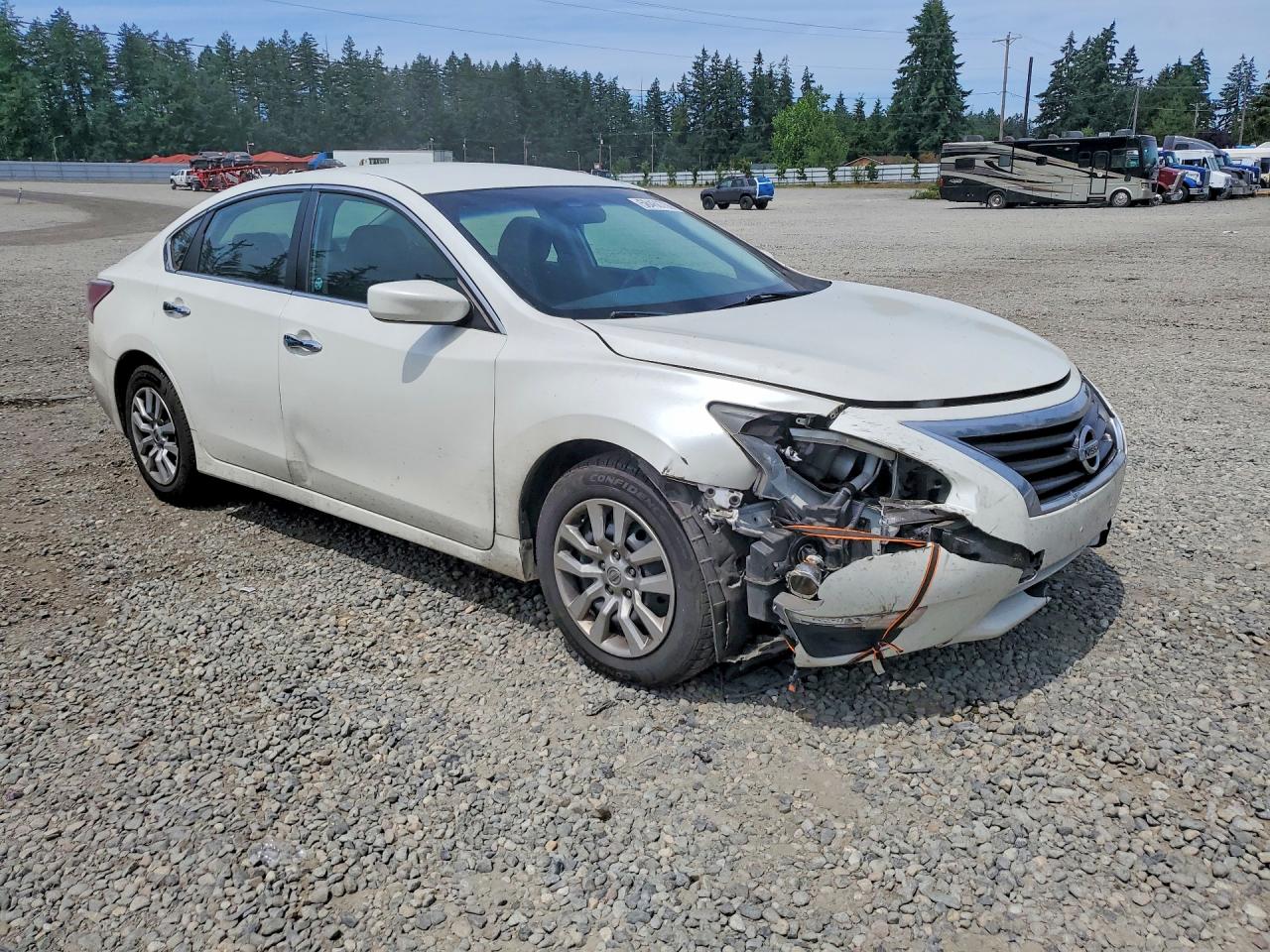 2014 Nissan Altima 2.5 S White vin: 1N4AL3AP4EC282633
