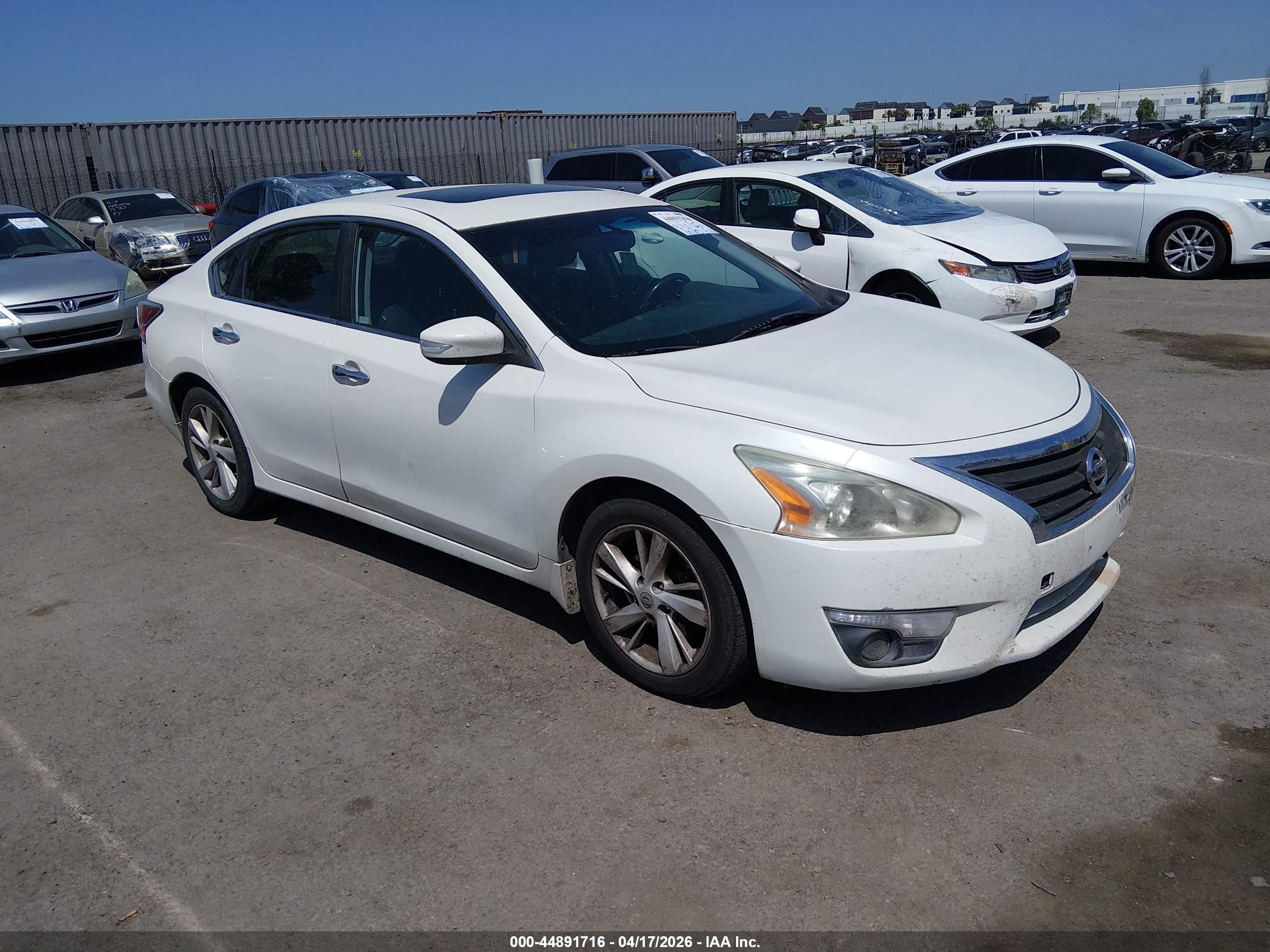 2014 Nissan Altima 2.5 Sv White vin: 1N4AL3AP4EC299108