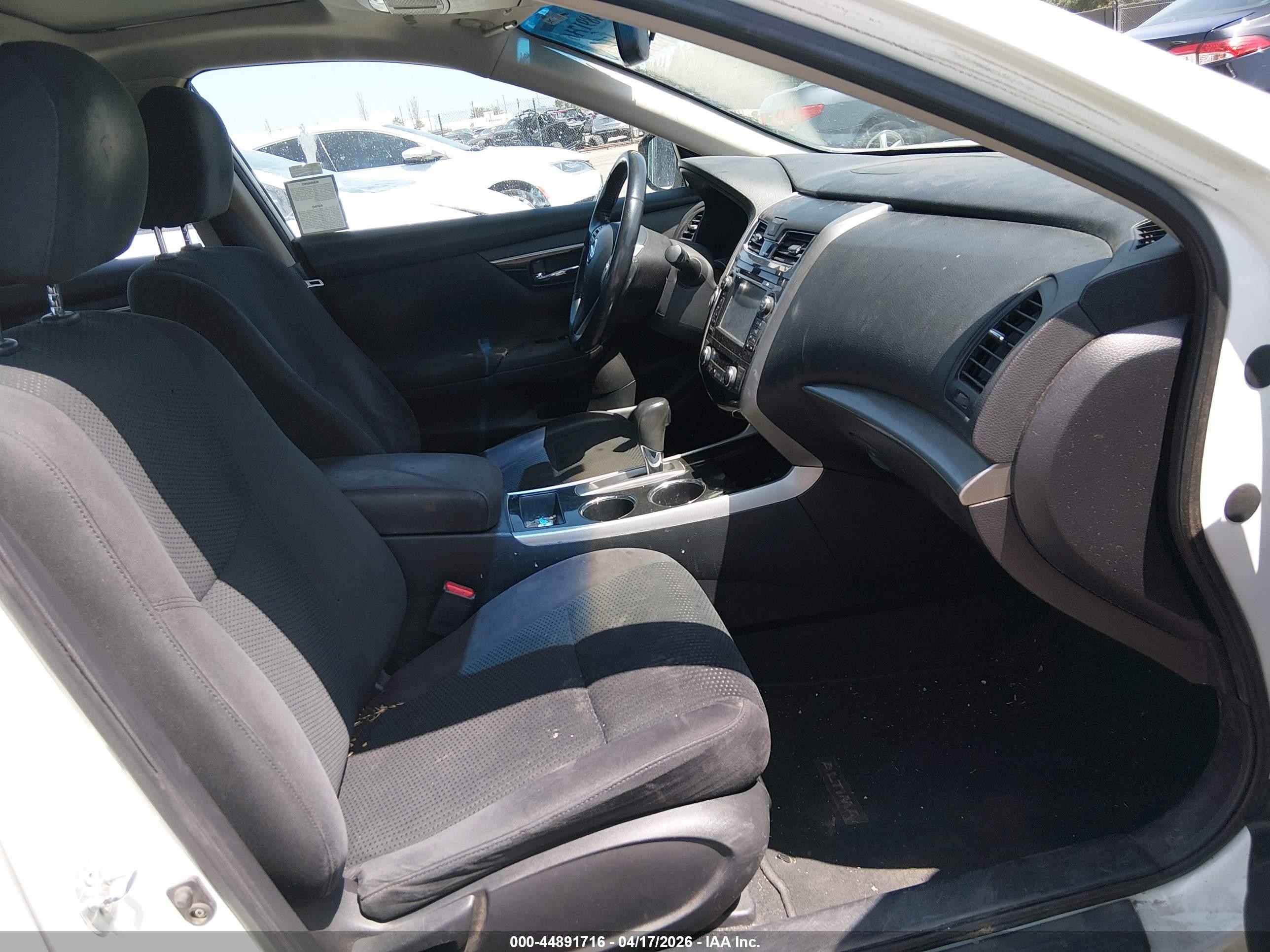2014 Nissan Altima 2.5 Sv White vin: 1N4AL3AP4EC299108