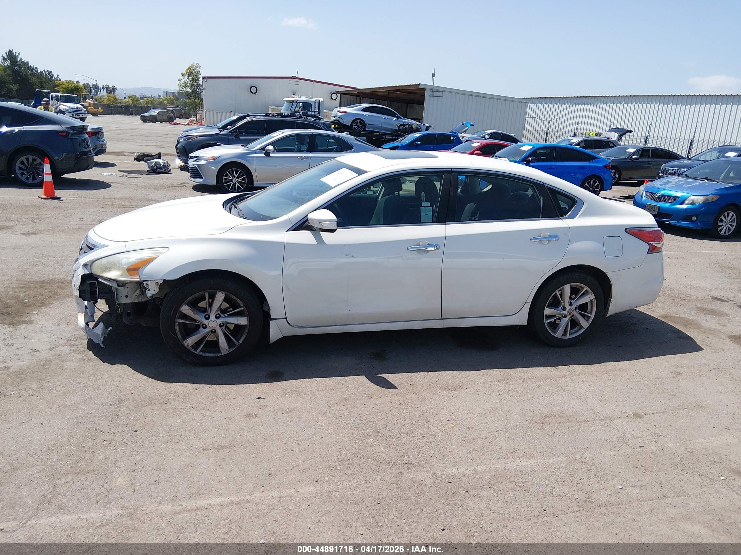 2014 Nissan Altima 2.5 Sv White vin: 1N4AL3AP4EC299108