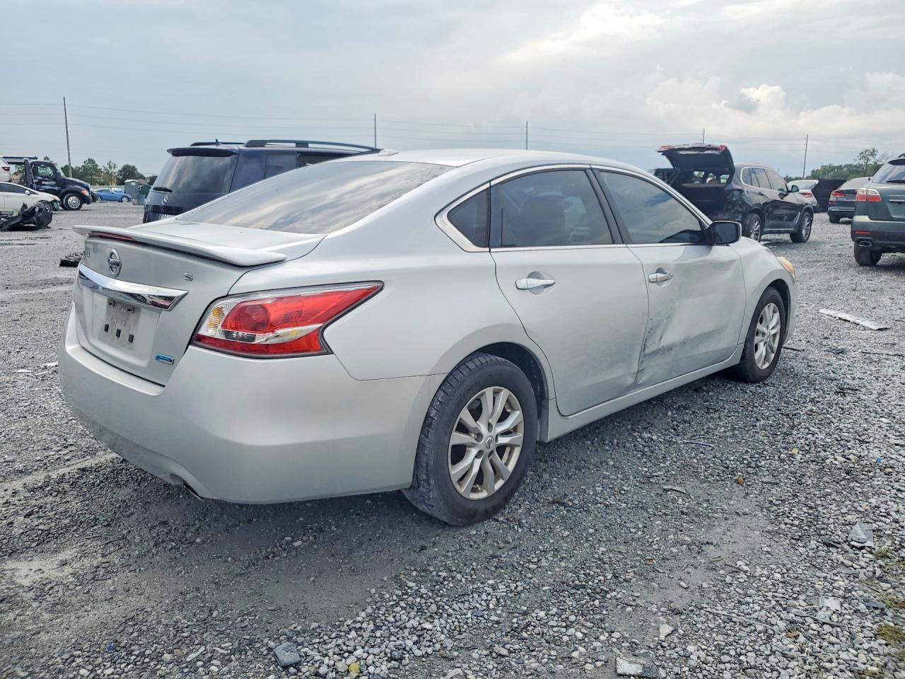 2014 Nissan Altima 2.5 S Silver vin: 1N4AL3AP4EC409428