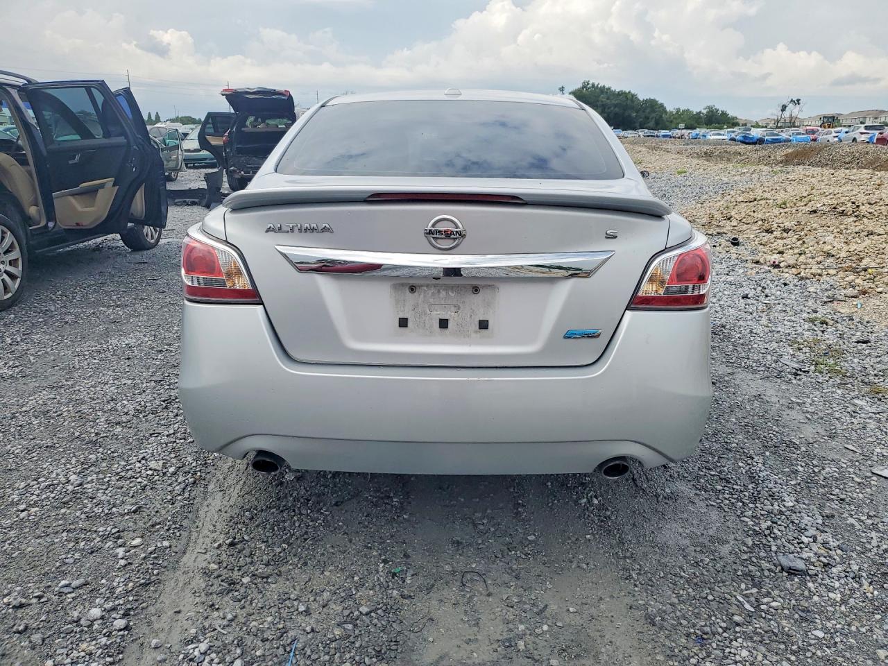 2014 Nissan Altima 2.5 S Silver vin: 1N4AL3AP4EC409428
