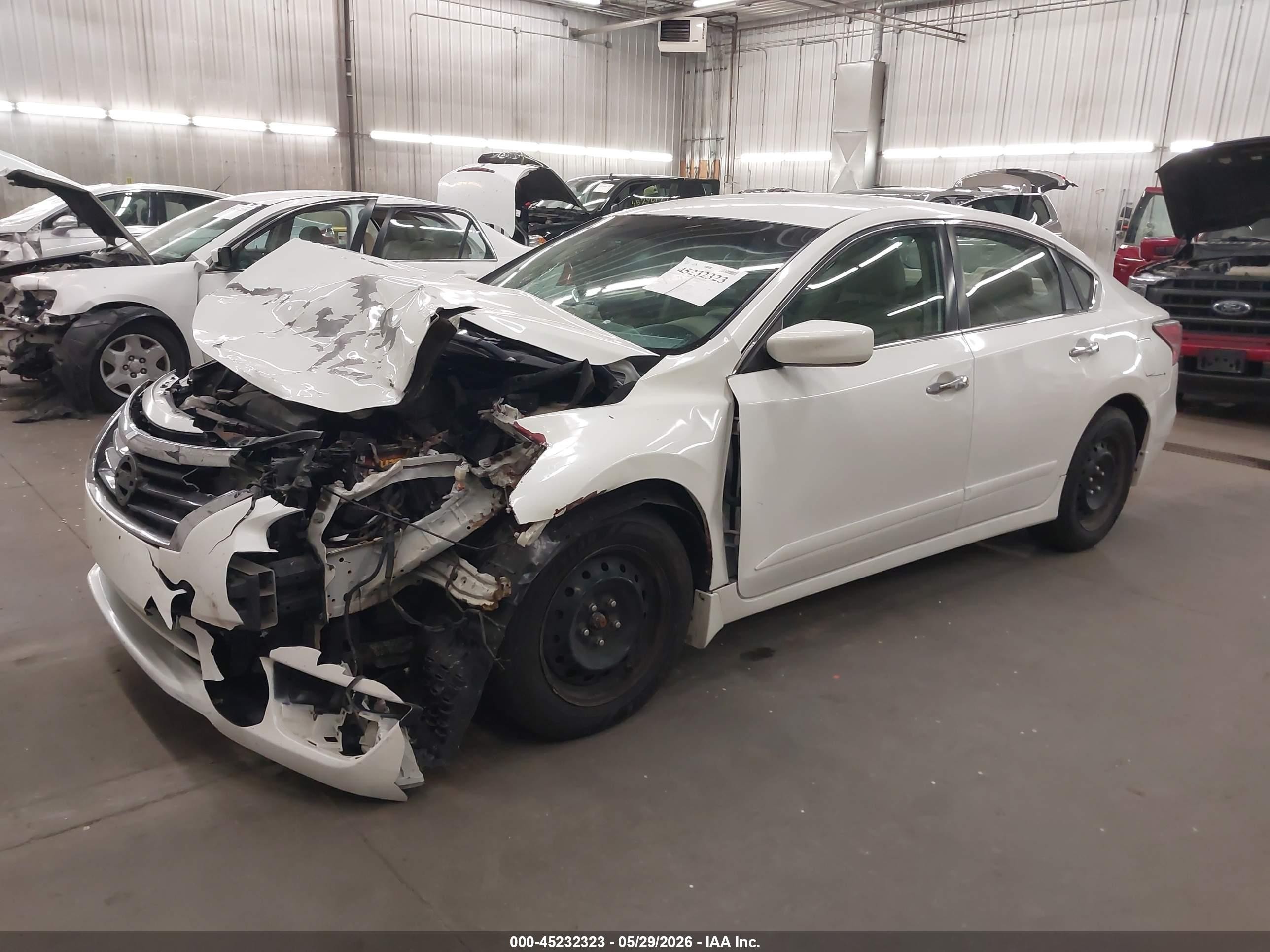 2014 Nissan Altima 2.5 S Белый vin: 1N4AL3AP4EN228835