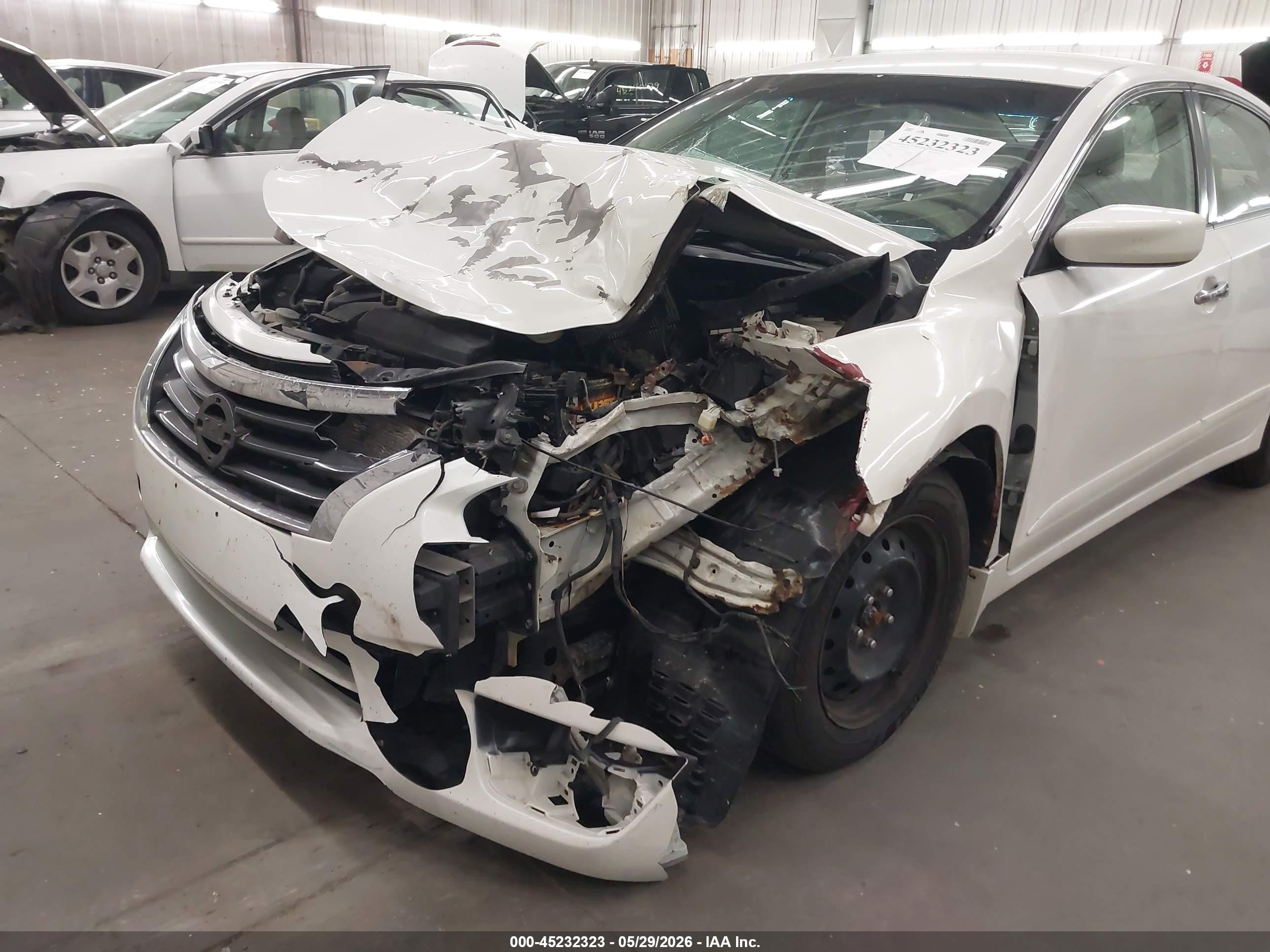 2014 Nissan Altima 2.5 S Белый vin: 1N4AL3AP4EN228835