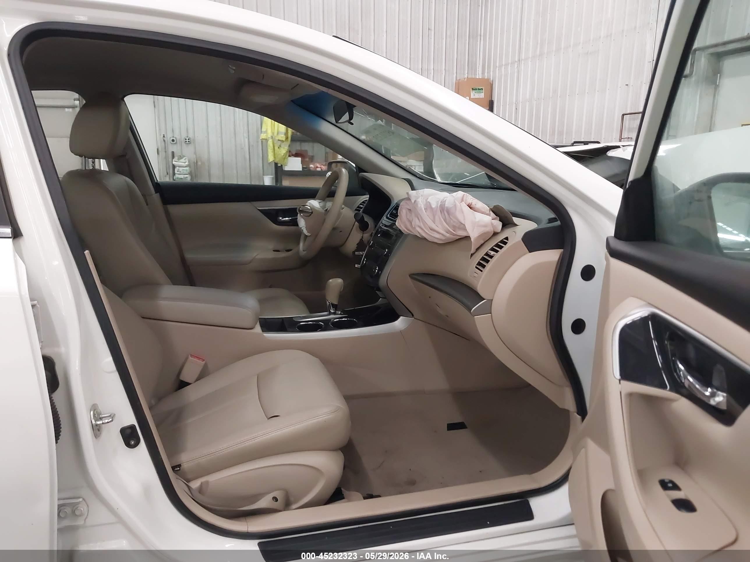 2014 Nissan Altima 2.5 S Белый vin: 1N4AL3AP4EN228835