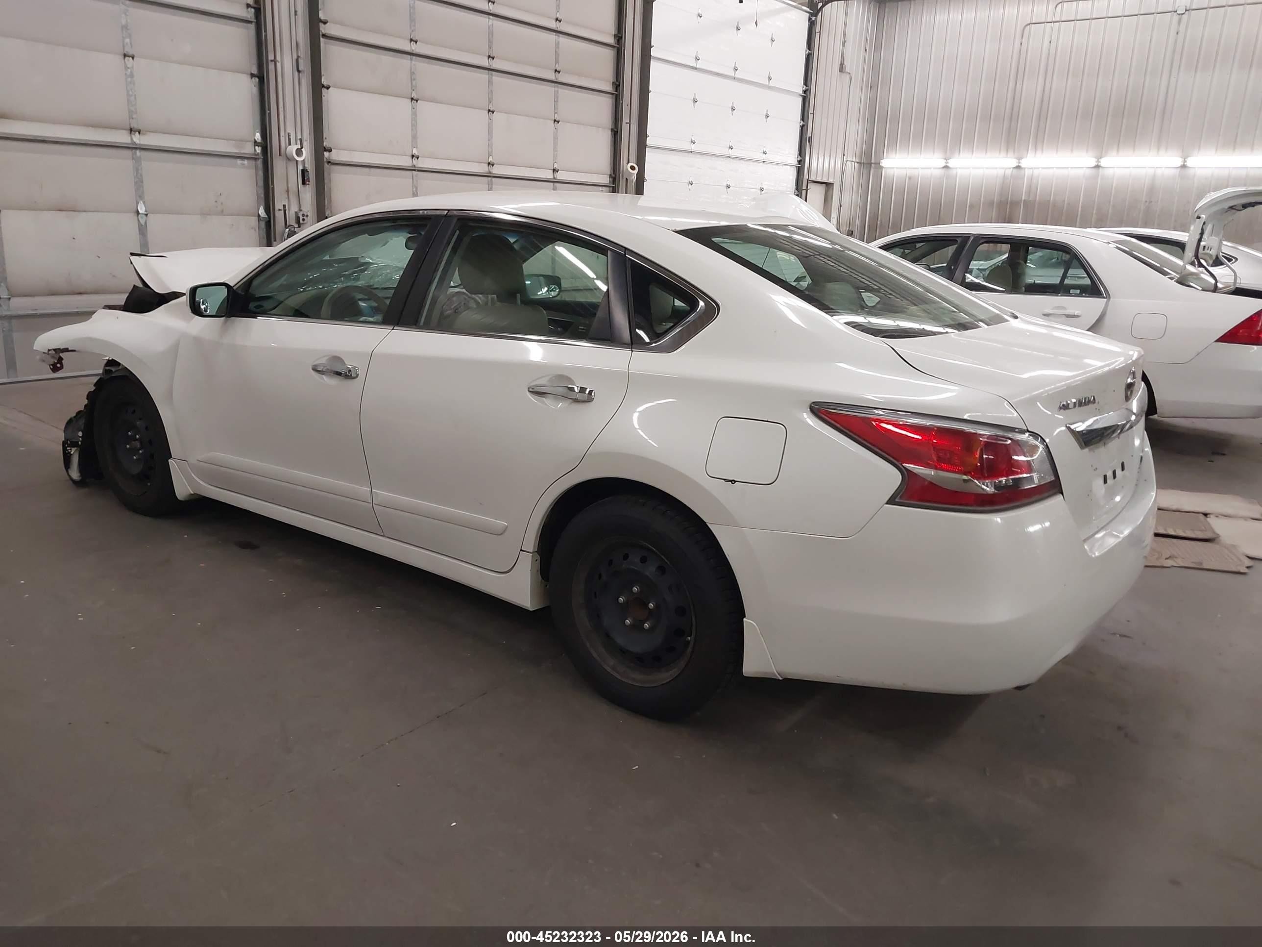 2014 Nissan Altima 2.5 S Белый vin: 1N4AL3AP4EN228835