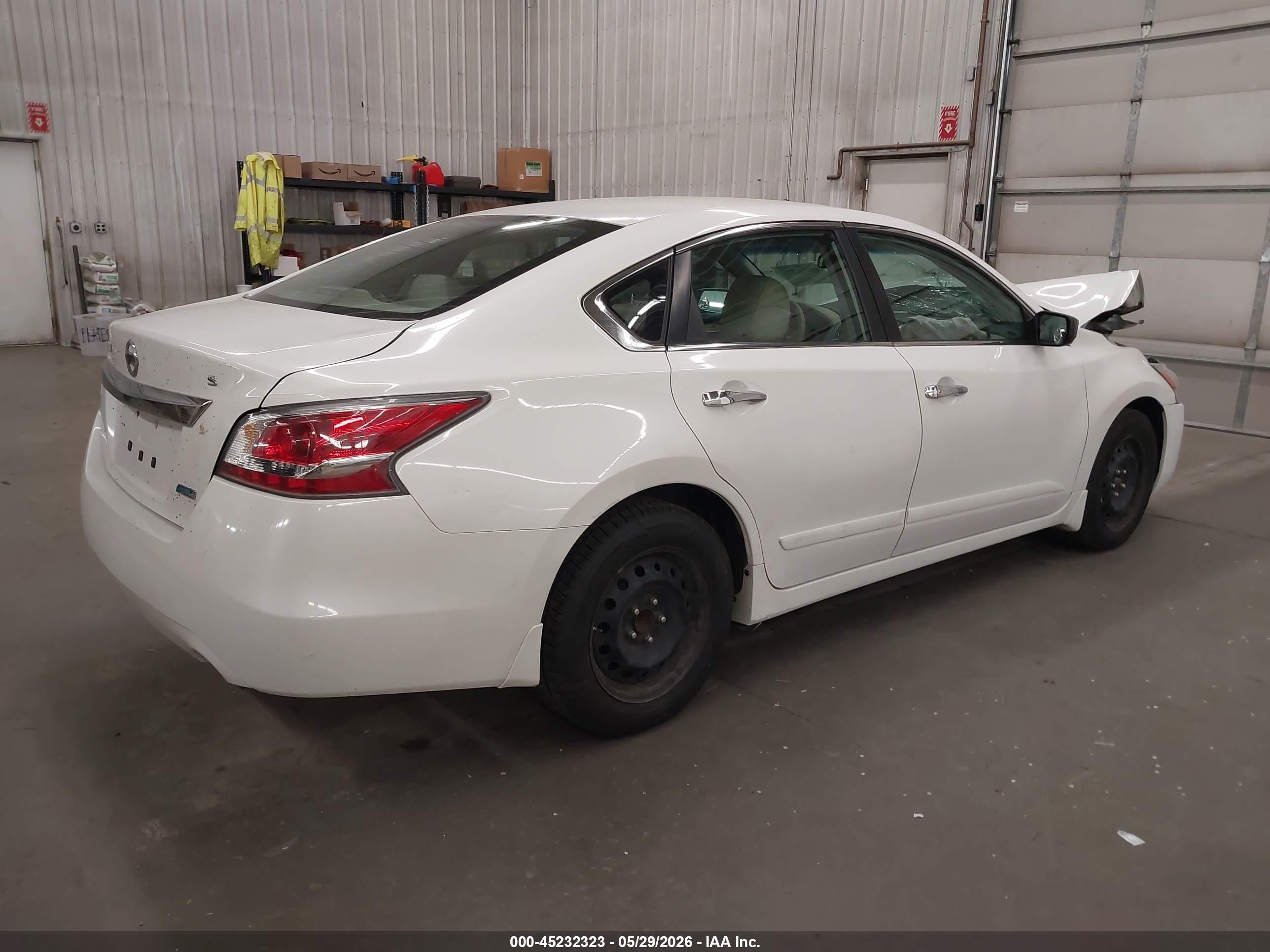 2014 Nissan Altima 2.5 S Белый vin: 1N4AL3AP4EN228835