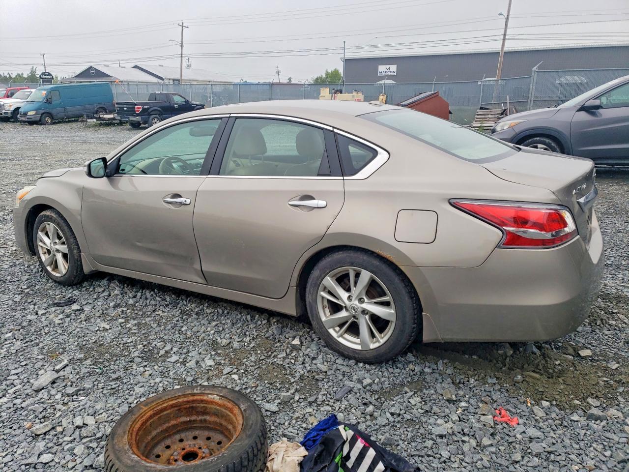 2014 Nissan Altima 2.5 Tan vin: 1N4AL3AP4EN252438
