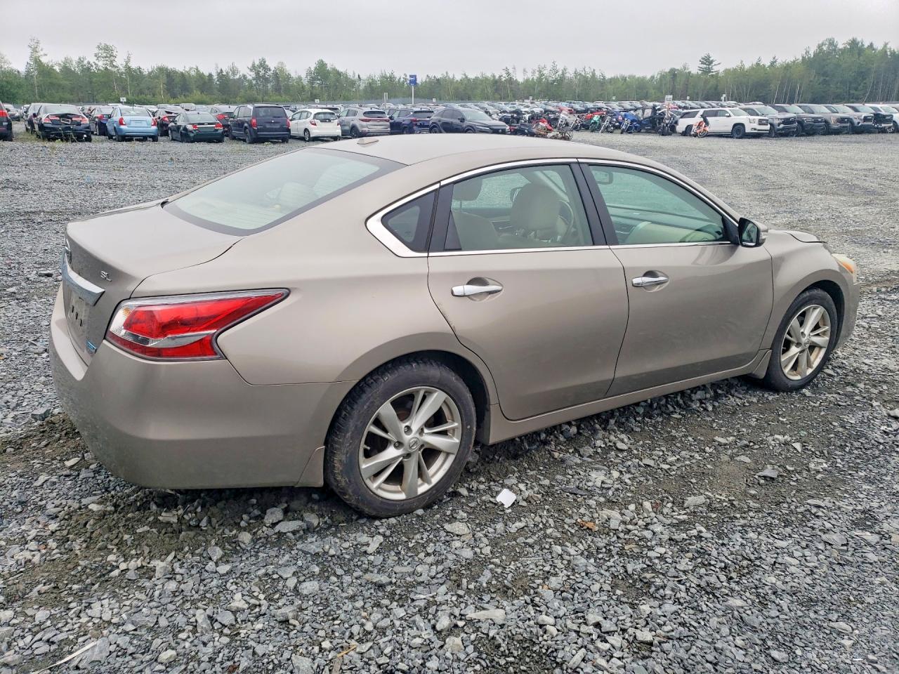 2014 Nissan Altima 2.5 Tan vin: 1N4AL3AP4EN252438