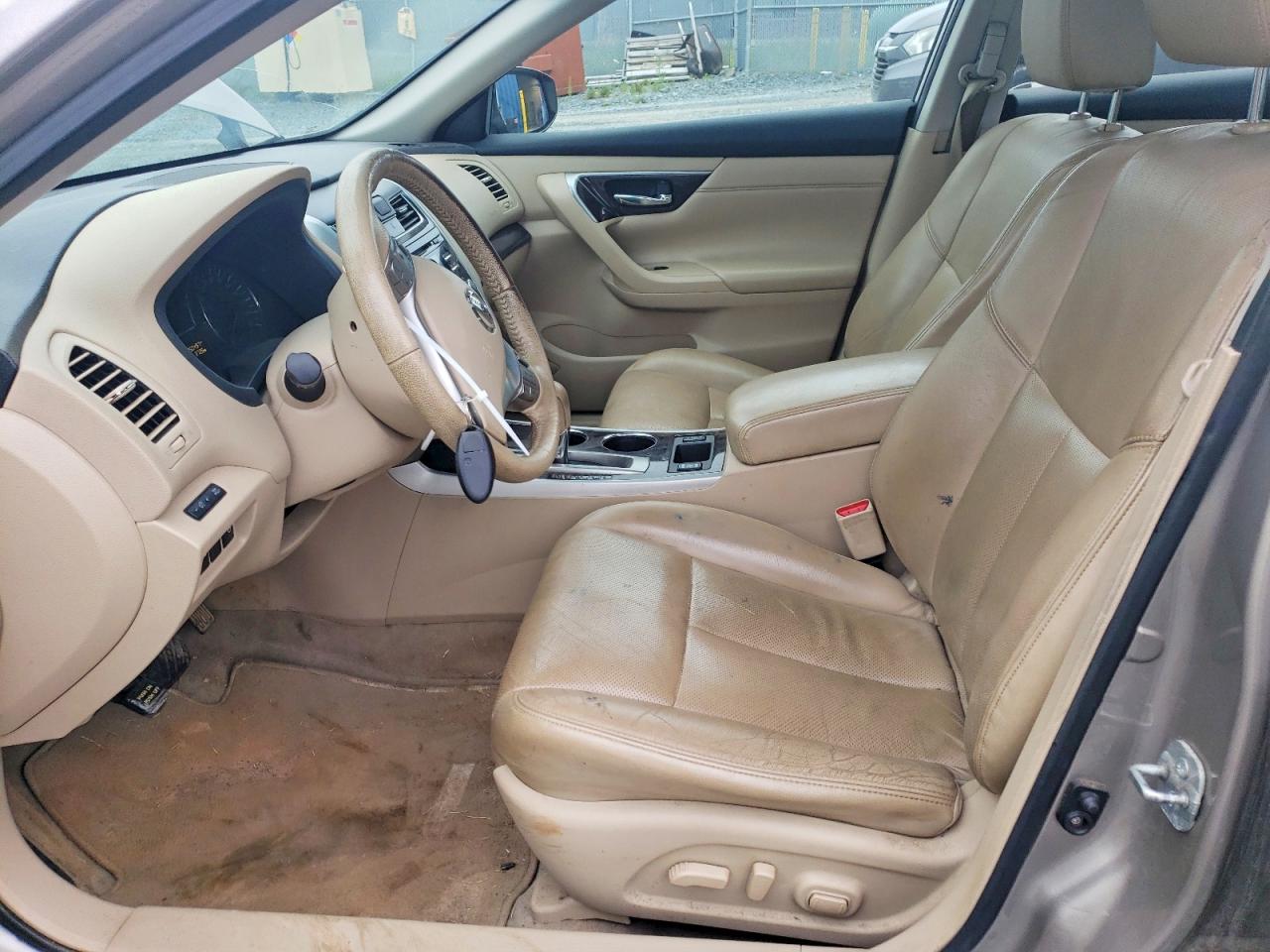 2014 Nissan Altima 2.5 Tan vin: 1N4AL3AP4EN252438