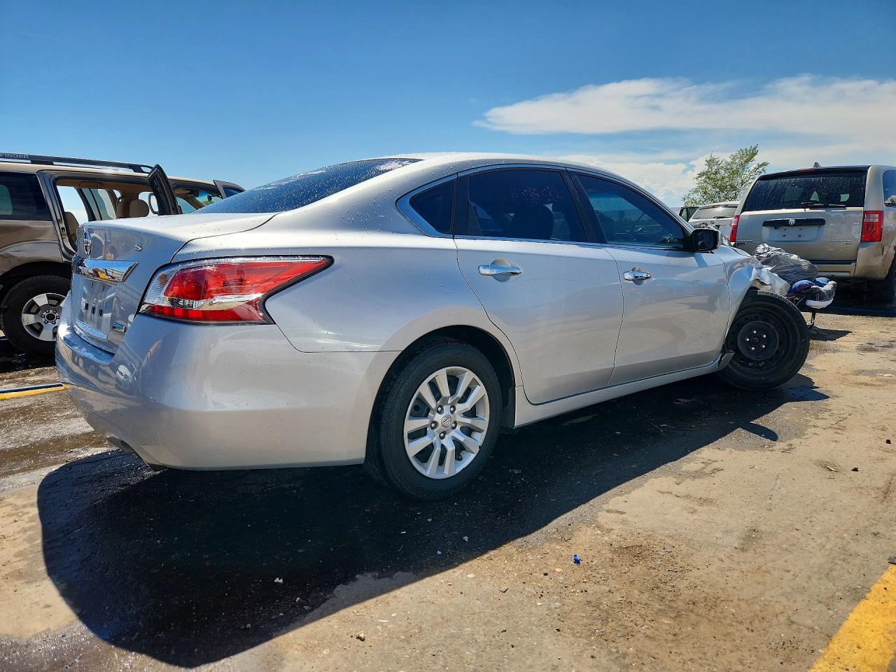2014 Nissan Altima 2.5 S Silver vin: 1N4AL3AP4EN366665