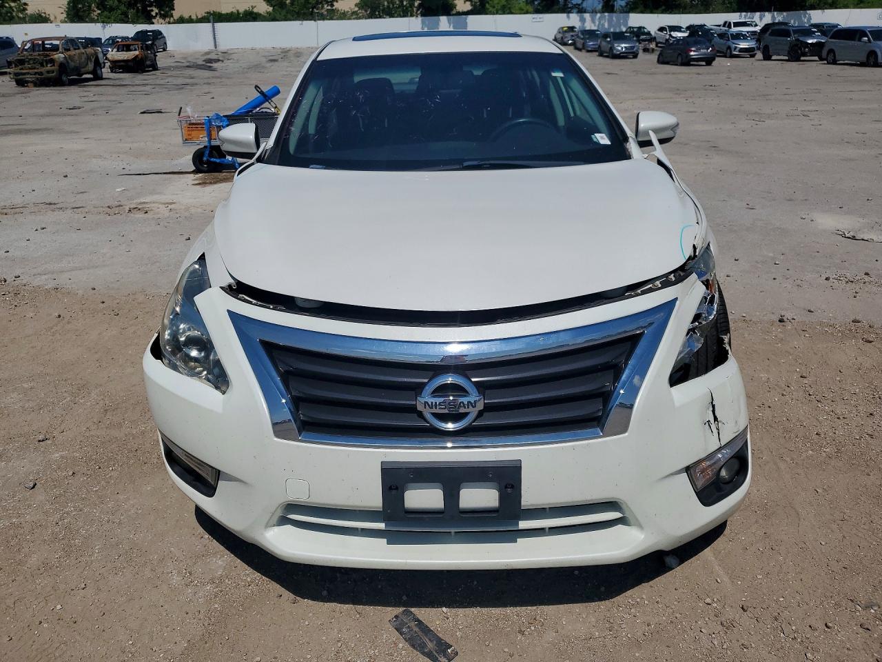 2015 Nissan Altima 2.5 Sv White vin: 1N4AL3AP4FC100222