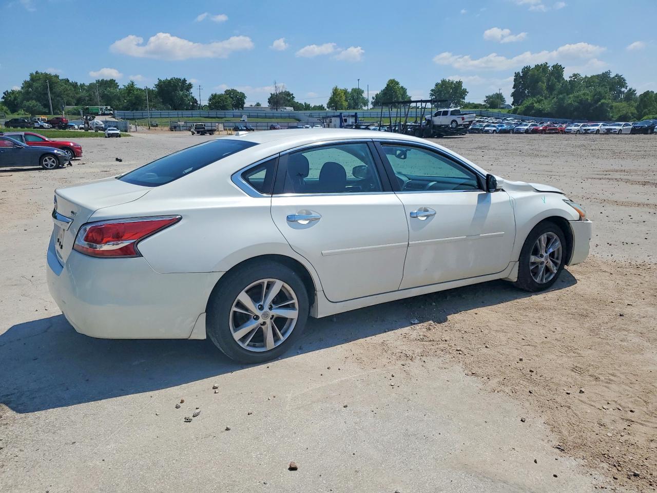 2015 Nissan Altima 2.5 Sv White vin: 1N4AL3AP4FC100222