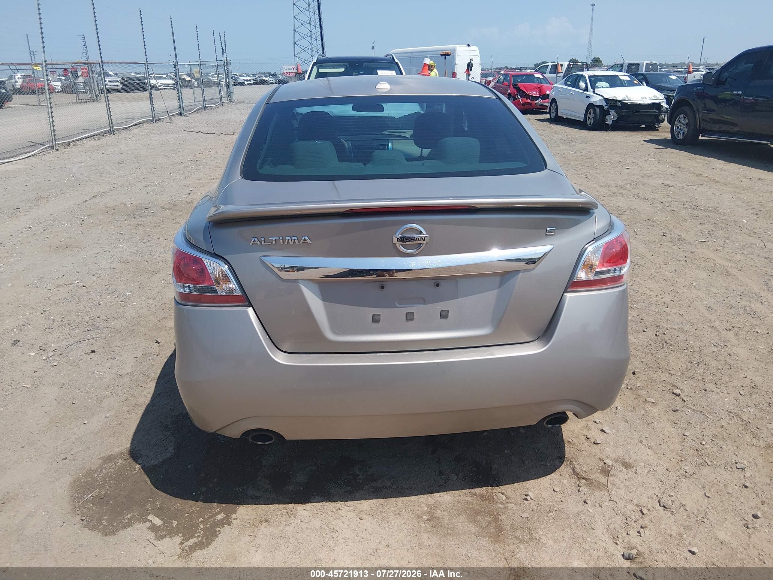 2015 Nissan Altima 2.5 S Silver vin: 1N4AL3AP4FC103704