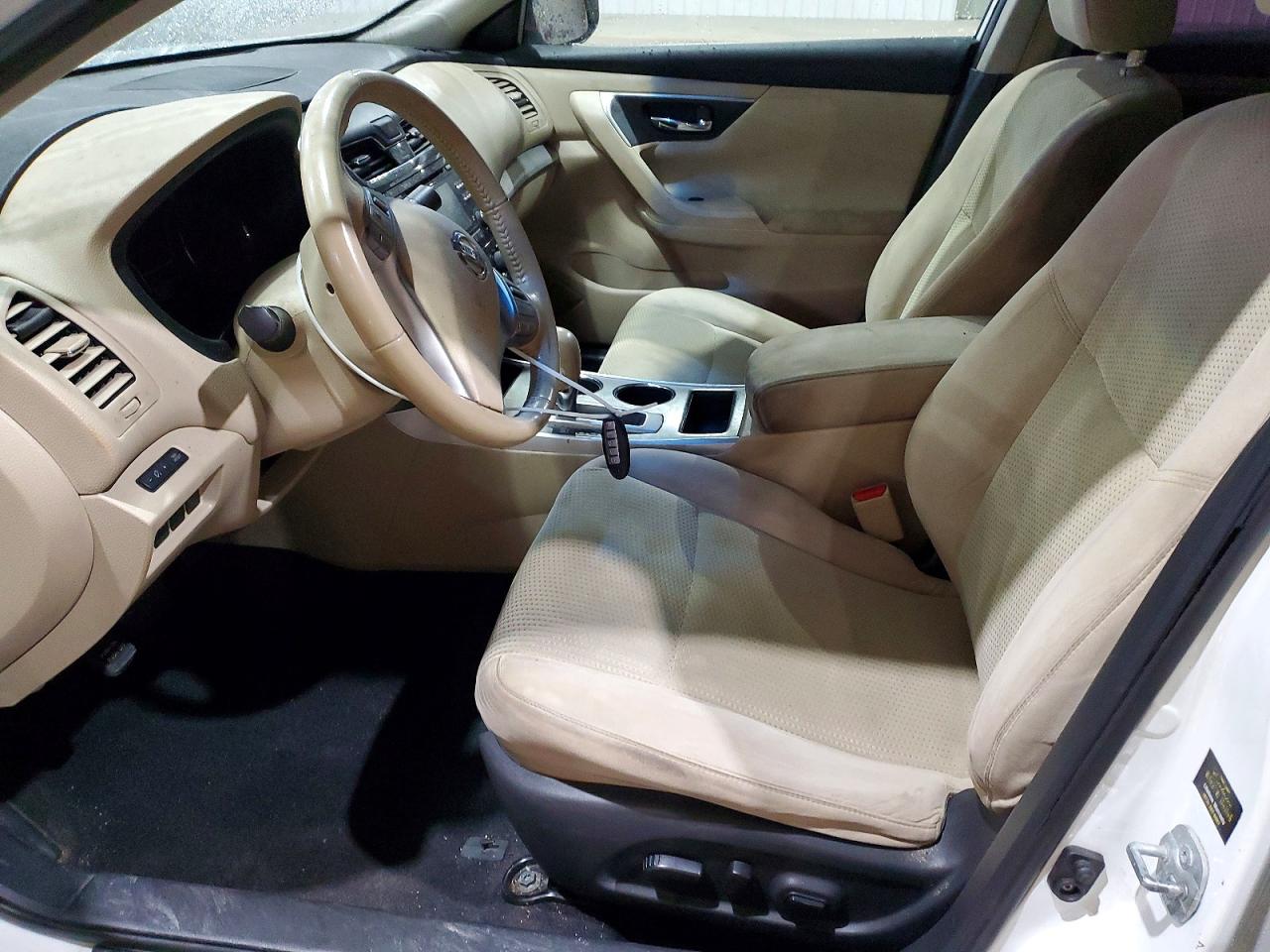 2015 Nissan Altima 2.5 Sv White vin: 1N4AL3AP4FC130174