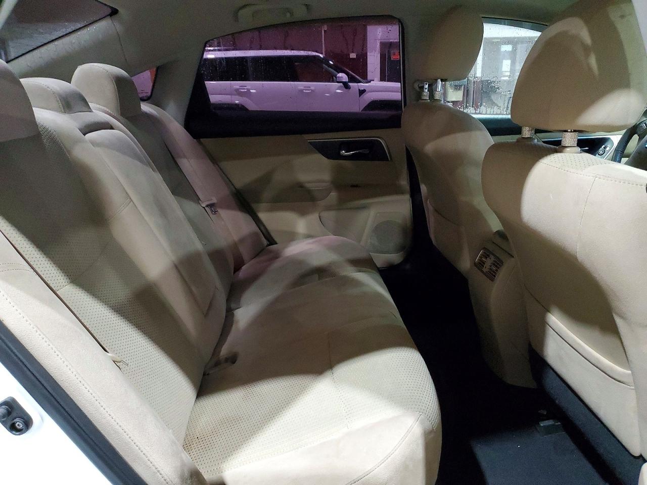 2015 Nissan Altima 2.5 Sv White vin: 1N4AL3AP4FC130174