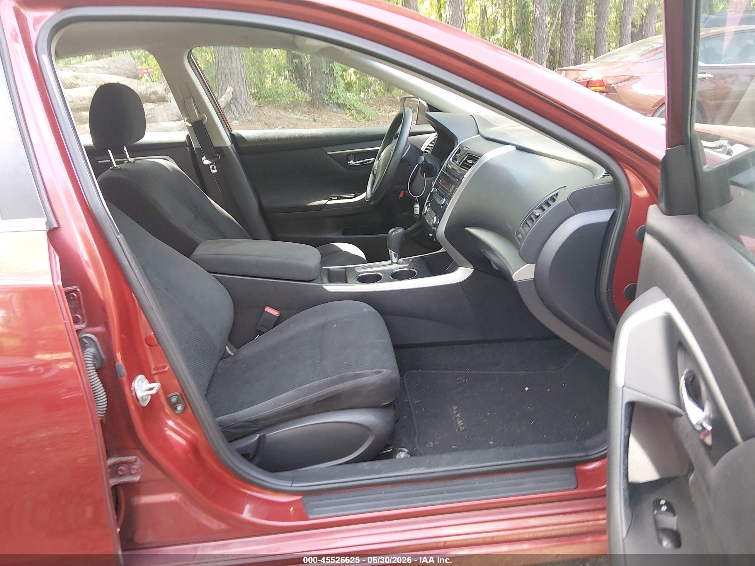 2015 Nissan Altima 2.5 S Red vin: 1N4AL3AP4FC140865