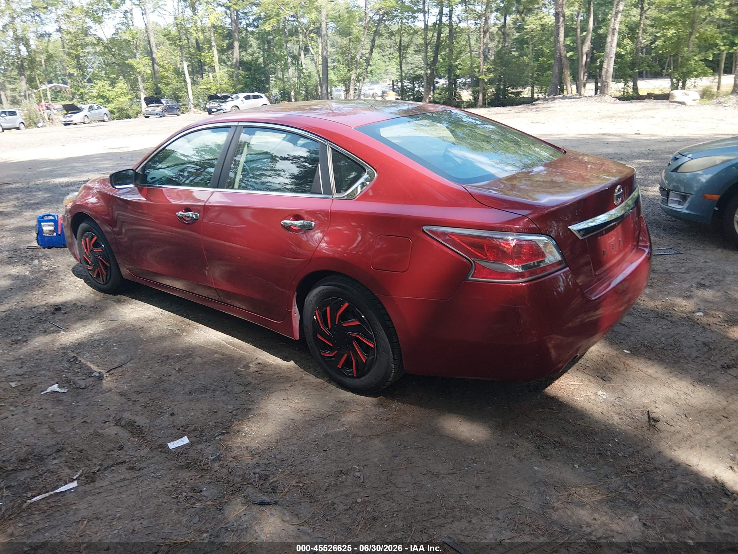 2015 Nissan Altima 2.5 S Red vin: 1N4AL3AP4FC140865