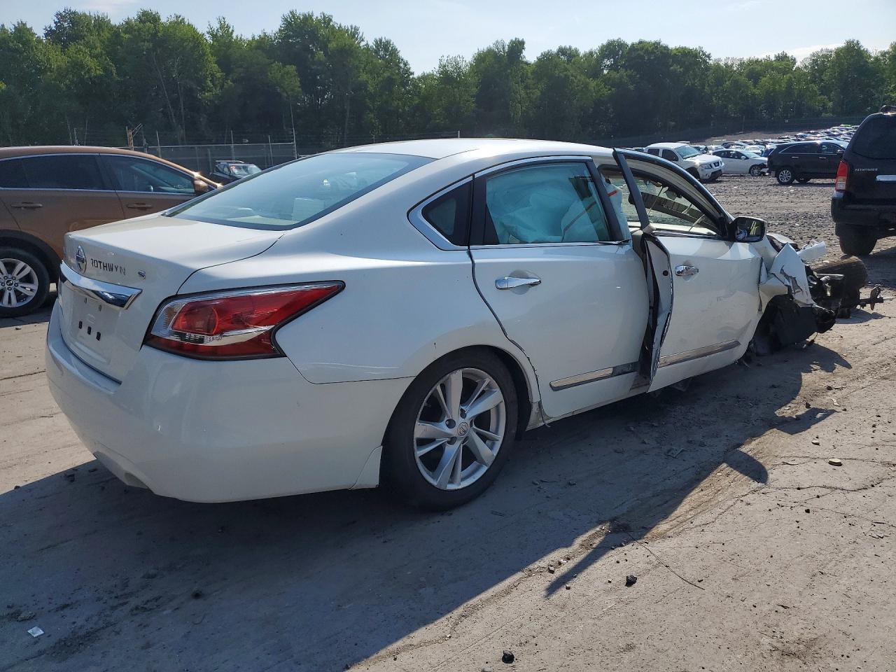 2015 Nissan Altima 2.5 S White vin: 1N4AL3AP4FC196272