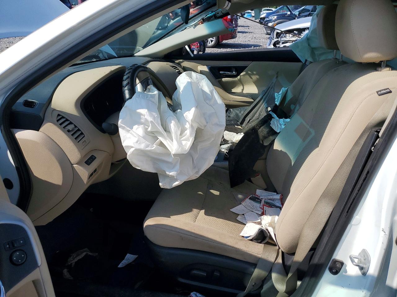 2015 Nissan Altima 2.5 S White vin: 1N4AL3AP4FC196272
