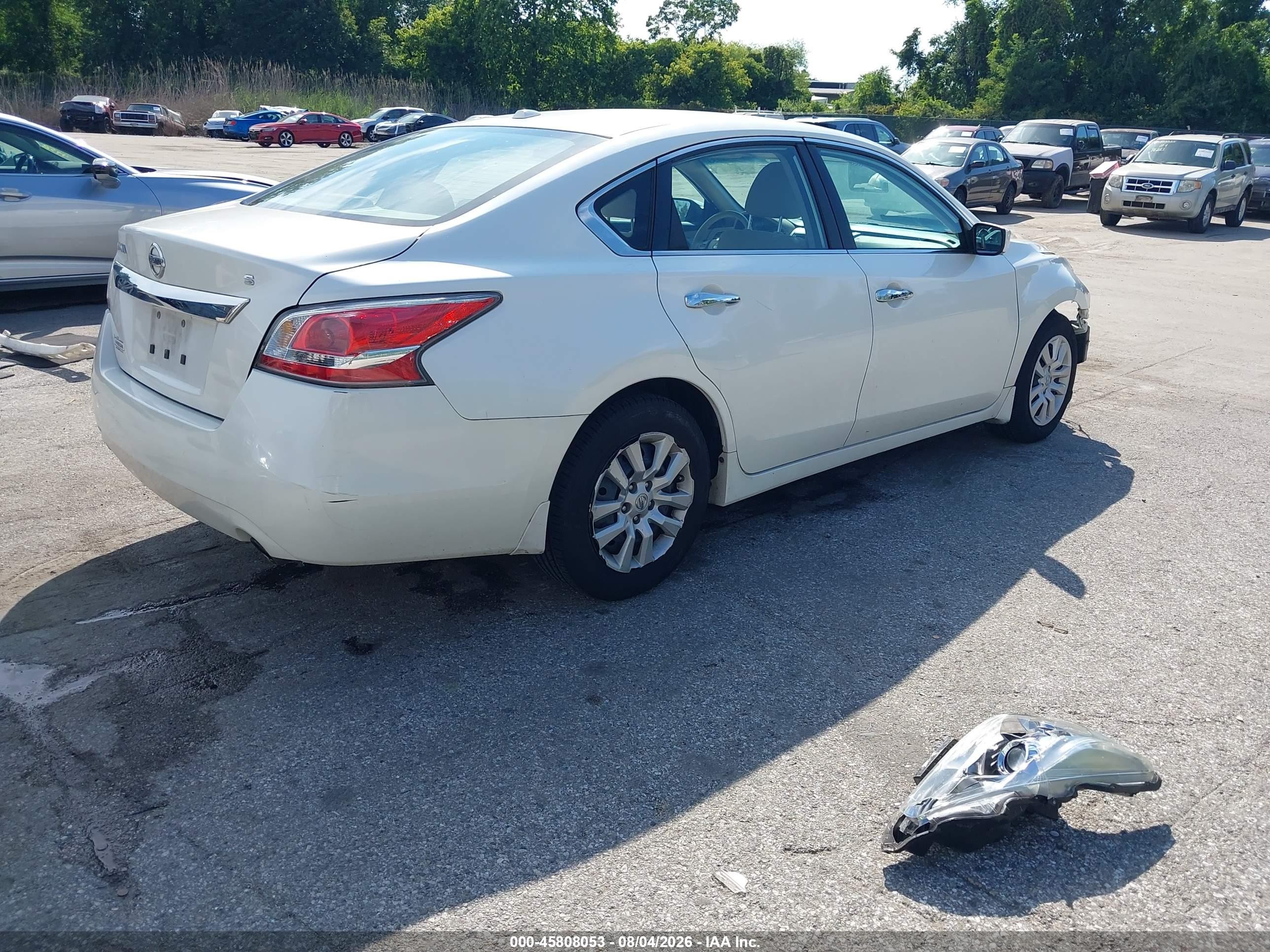 2015 Nissan Altima 2.5 S White vin: 1N4AL3AP4FC199916