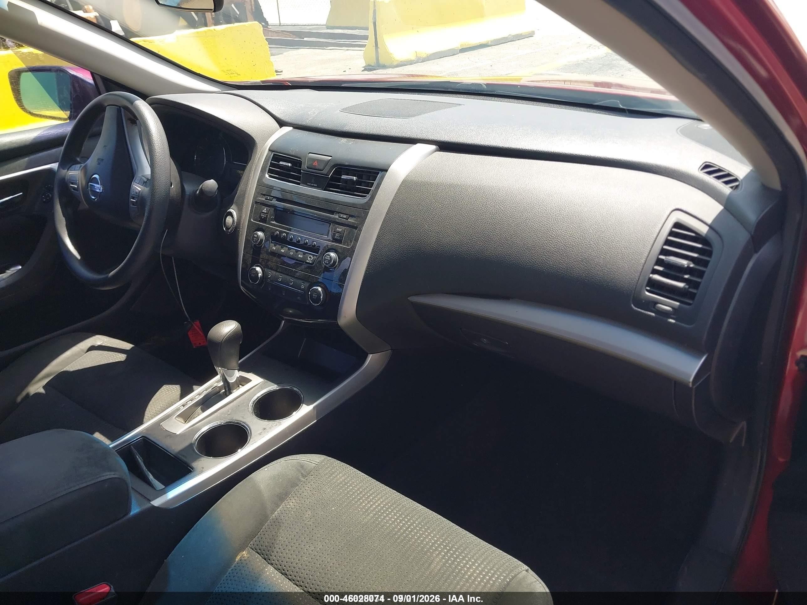 2015 Nissan Altima 2.5 S Red vin: 1N4AL3AP4FC219016
