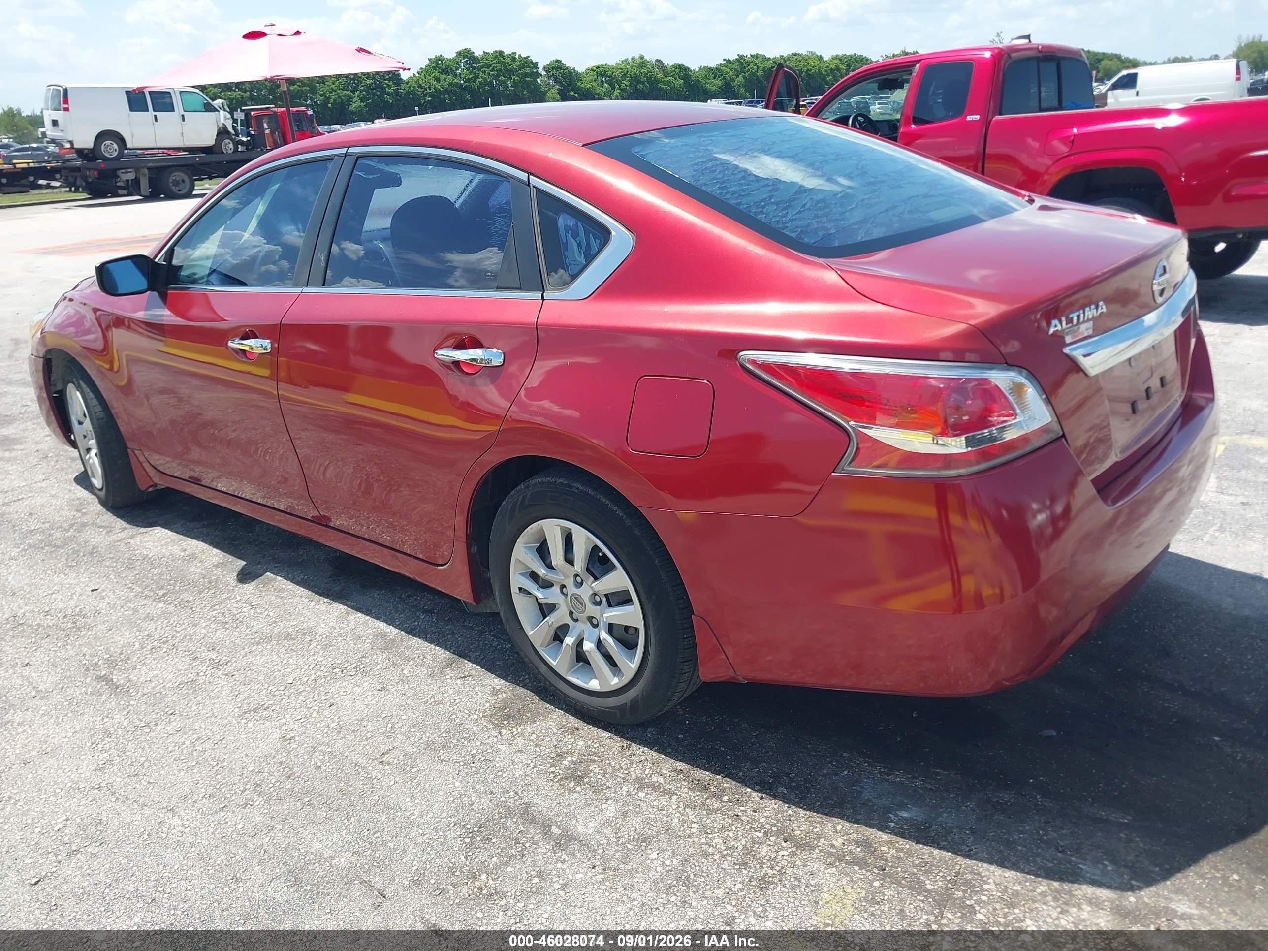 2015 Nissan Altima 2.5 S Red vin: 1N4AL3AP4FC219016