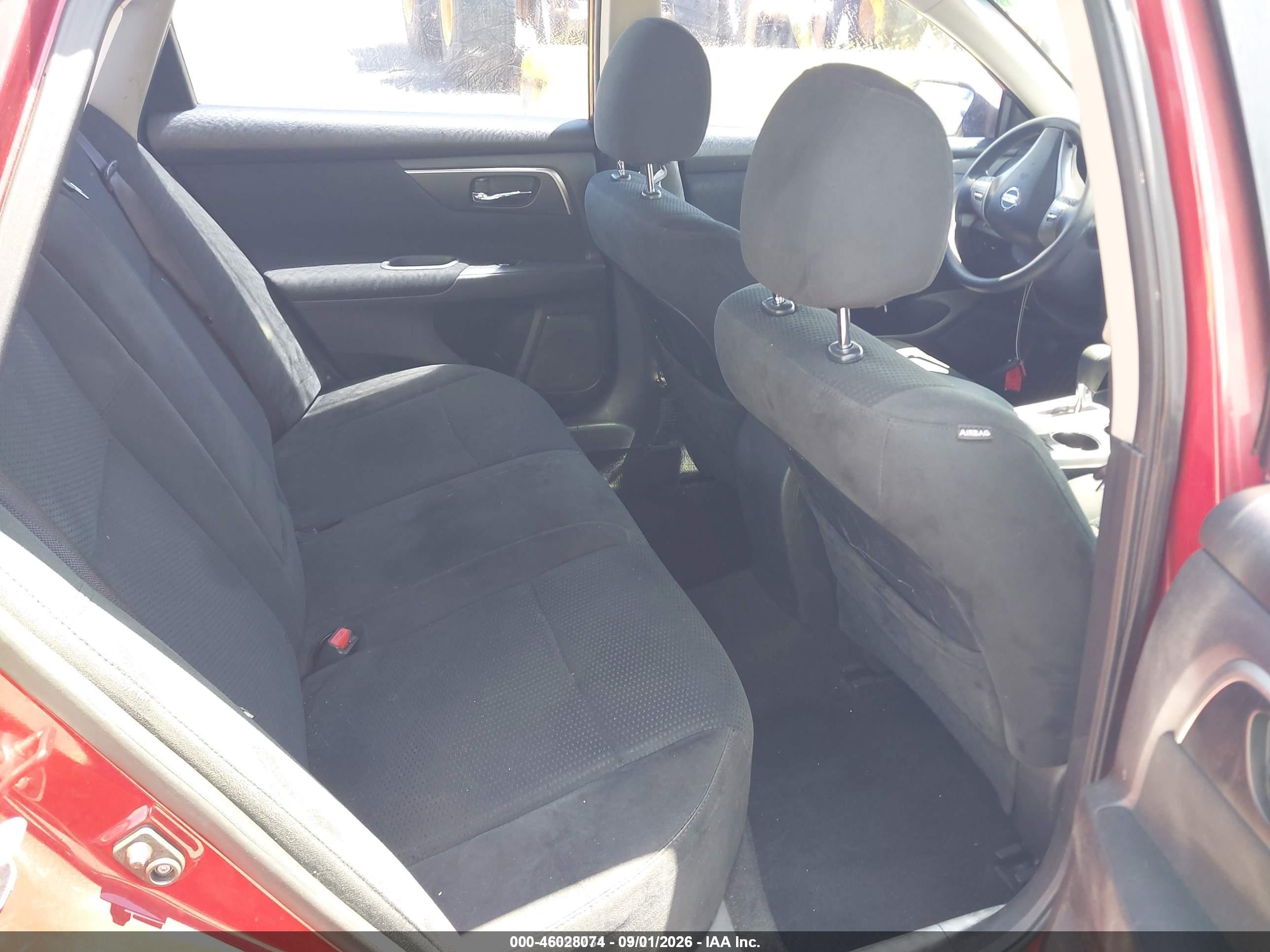 2015 Nissan Altima 2.5 S Red vin: 1N4AL3AP4FC219016