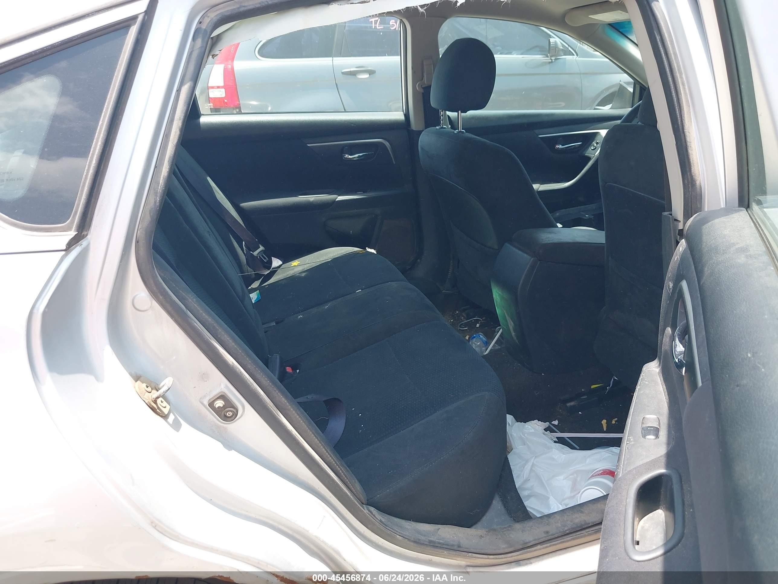 2015 Nissan Altima 2.5 S Серебряный vin: 1N4AL3AP4FC220098