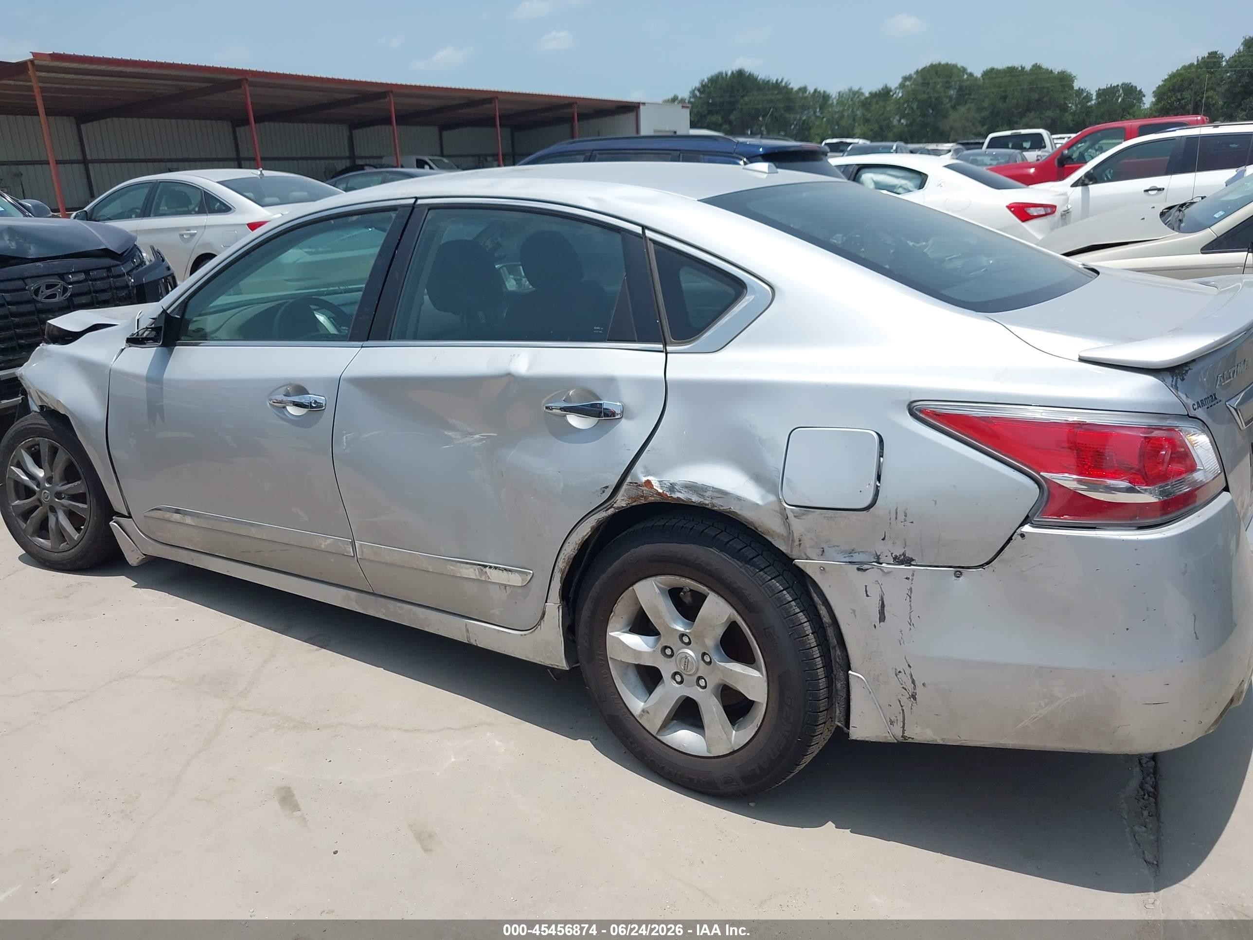 2015 Nissan Altima 2.5 S Серебряный vin: 1N4AL3AP4FC220098