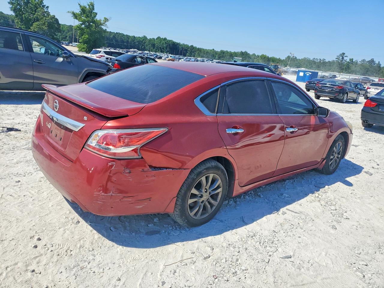 2015 Nissan Altima 2.5 S Red vin: 1N4AL3AP4FC223082