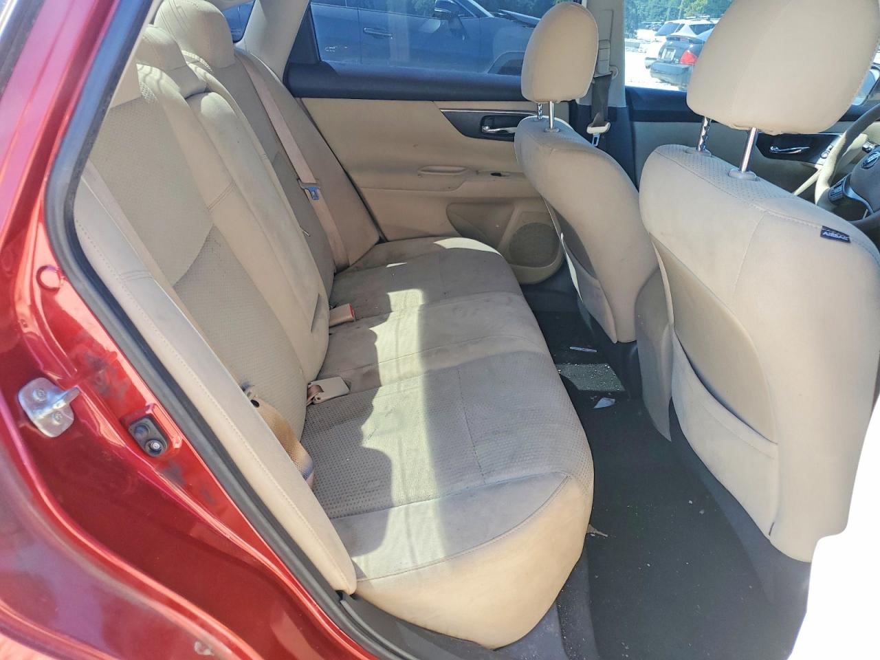 2015 Nissan Altima 2.5 S Red vin: 1N4AL3AP4FC223082