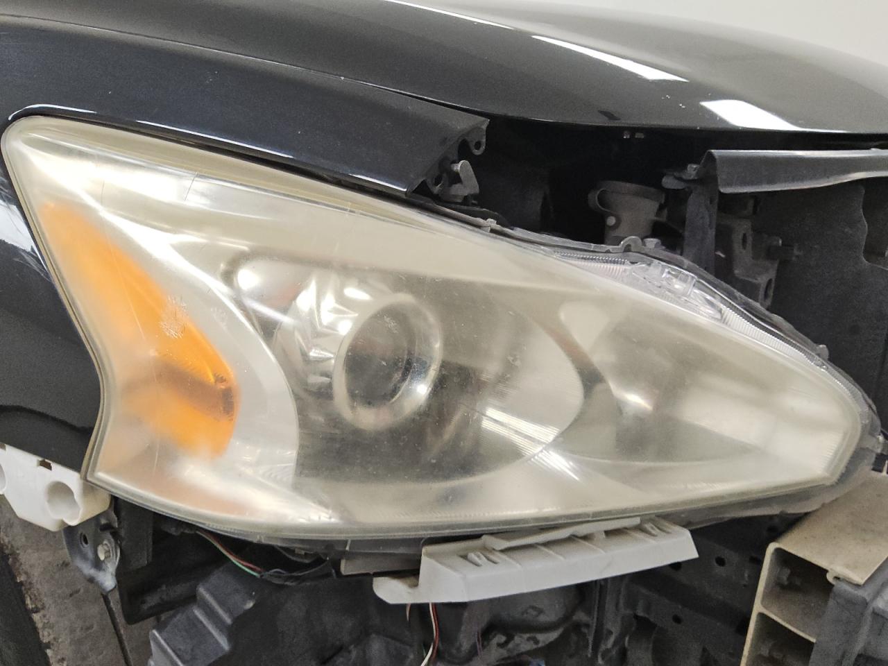 2015 Nissan Altima 2.5 S Black vin: 1N4AL3AP4FC225365 Damage: Right Head Lamp, Broken, Replacement Required