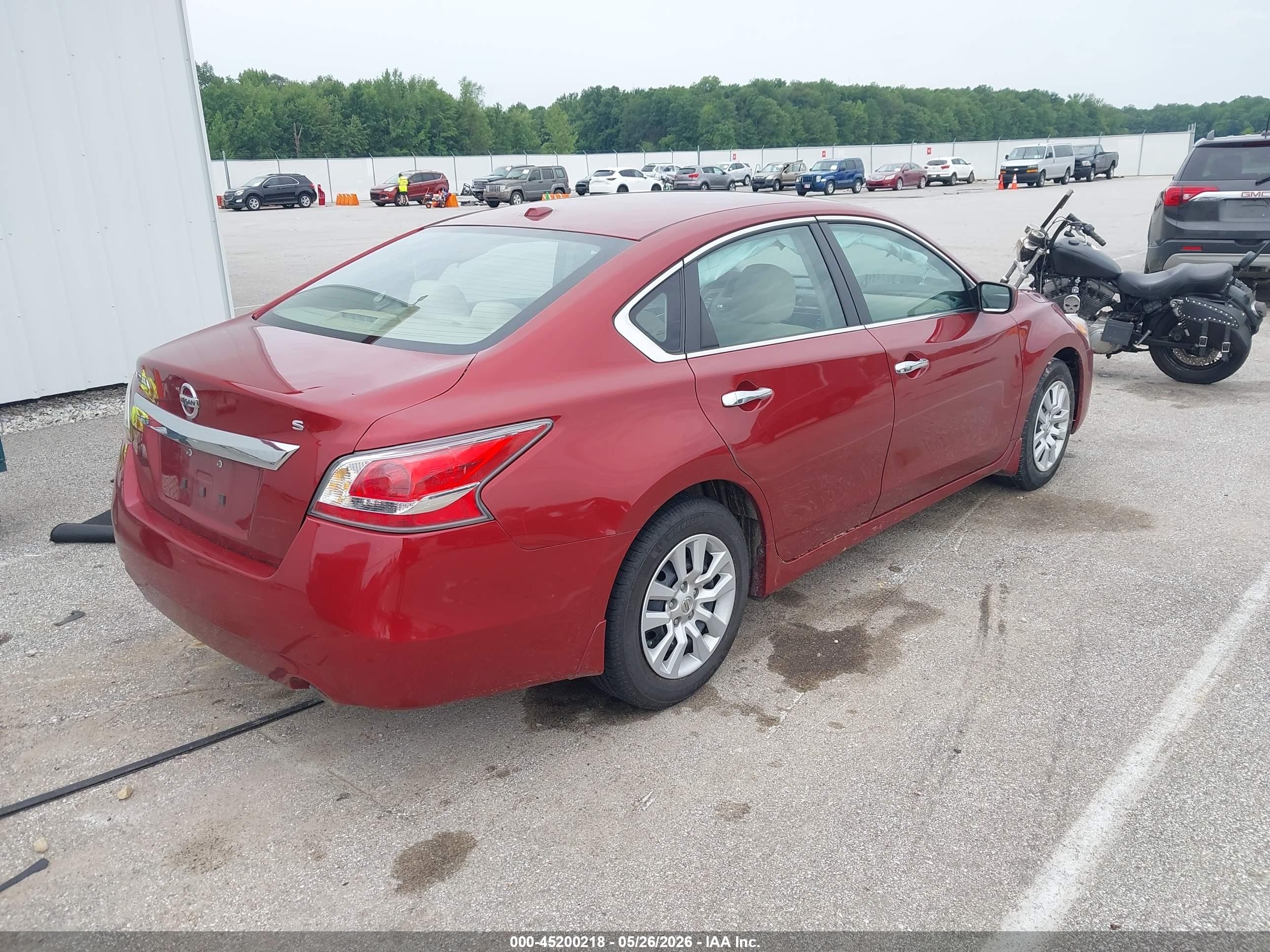 2015 Nissan Altima 2.5 S Red vin: 1N4AL3AP4FC228122