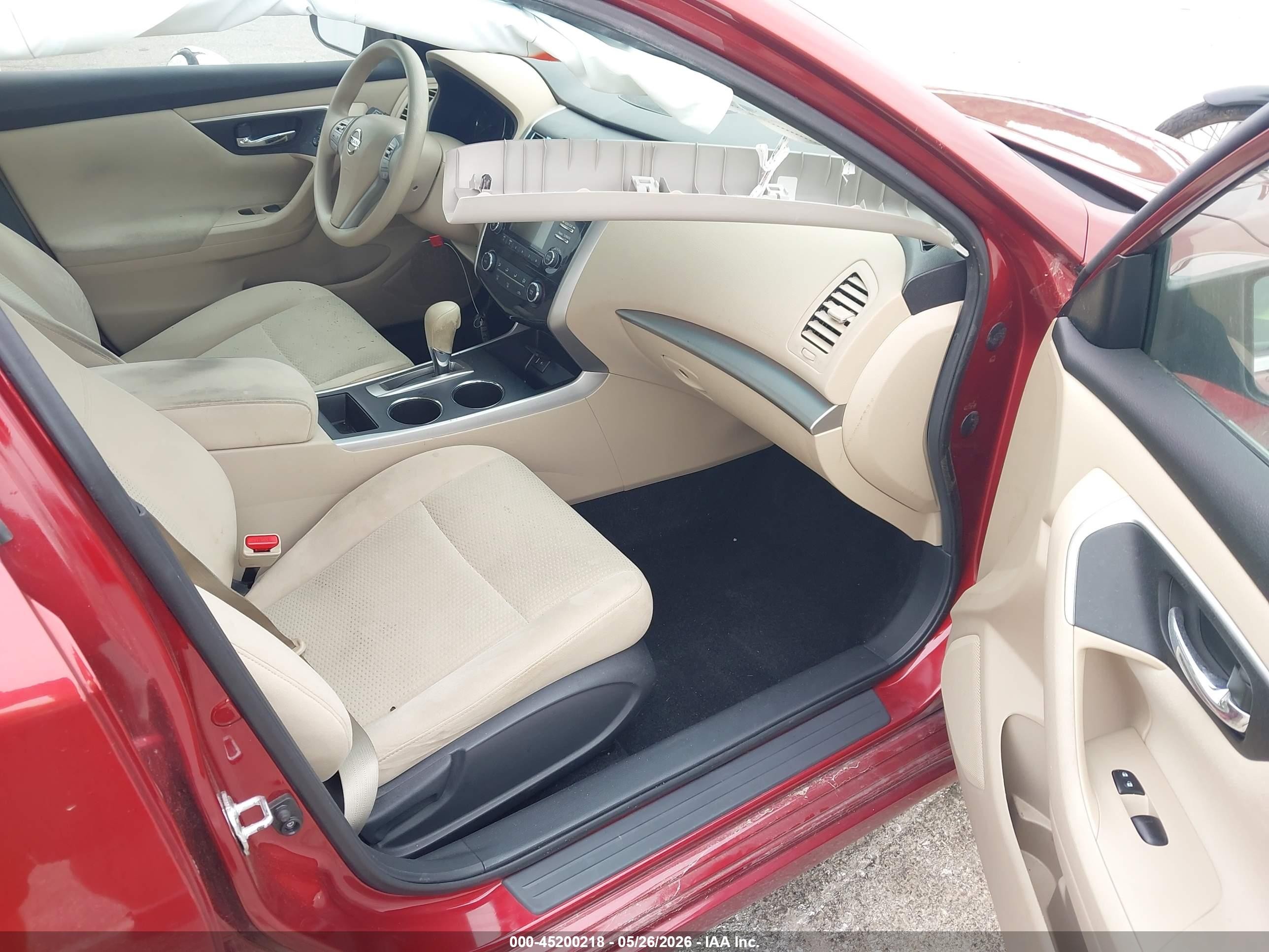 2015 Nissan Altima 2.5 S Red vin: 1N4AL3AP4FC228122
