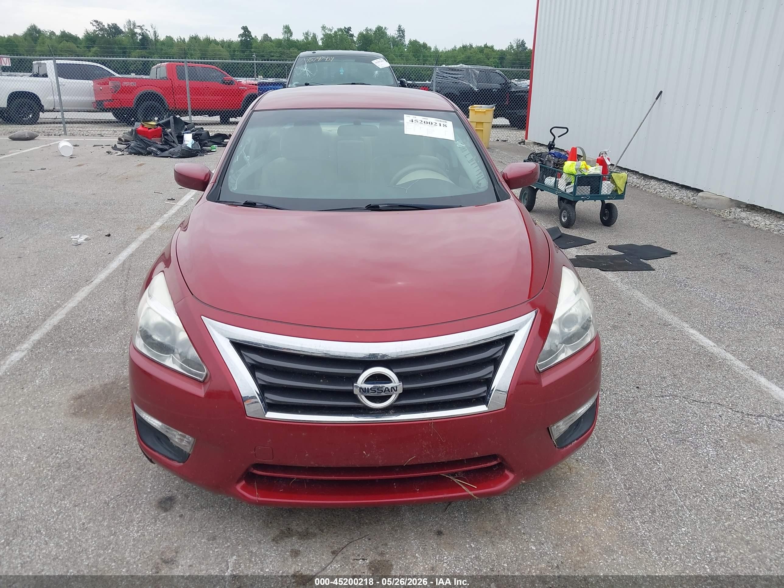 2015 Nissan Altima 2.5 S Red vin: 1N4AL3AP4FC228122