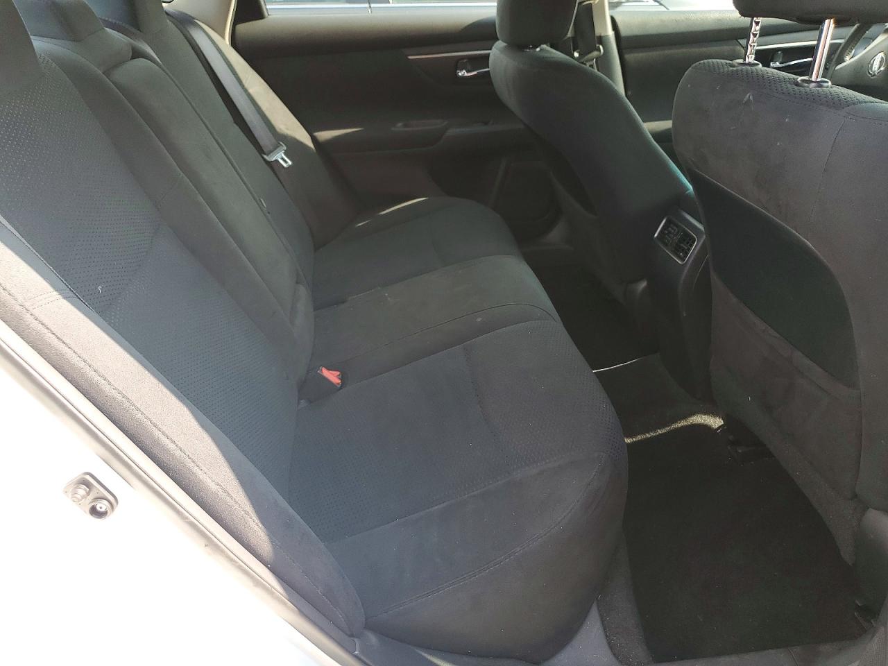 2015 Nissan Altima 2.5 Sv White vin: 1N4AL3AP4FC239069