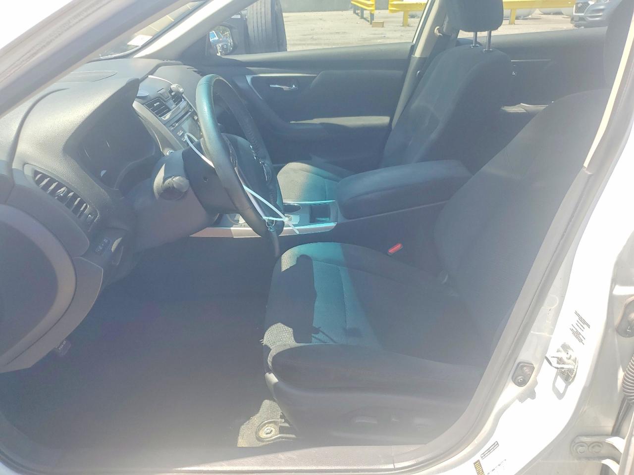 2015 Nissan Altima 2.5 Sv White vin: 1N4AL3AP4FC239069