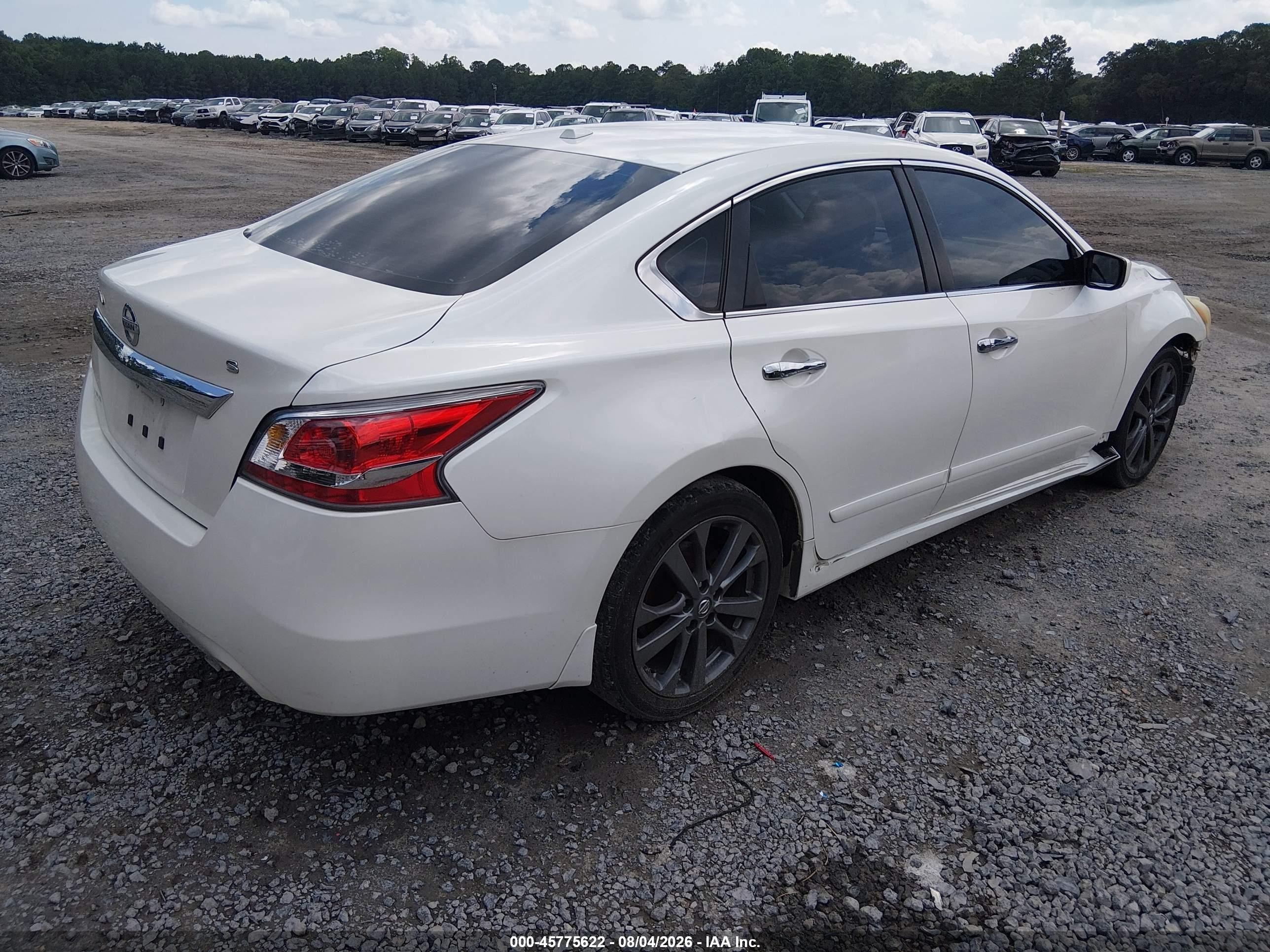 2015 Nissan Altima 2.5 S White vin: 1N4AL3AP4FC280964