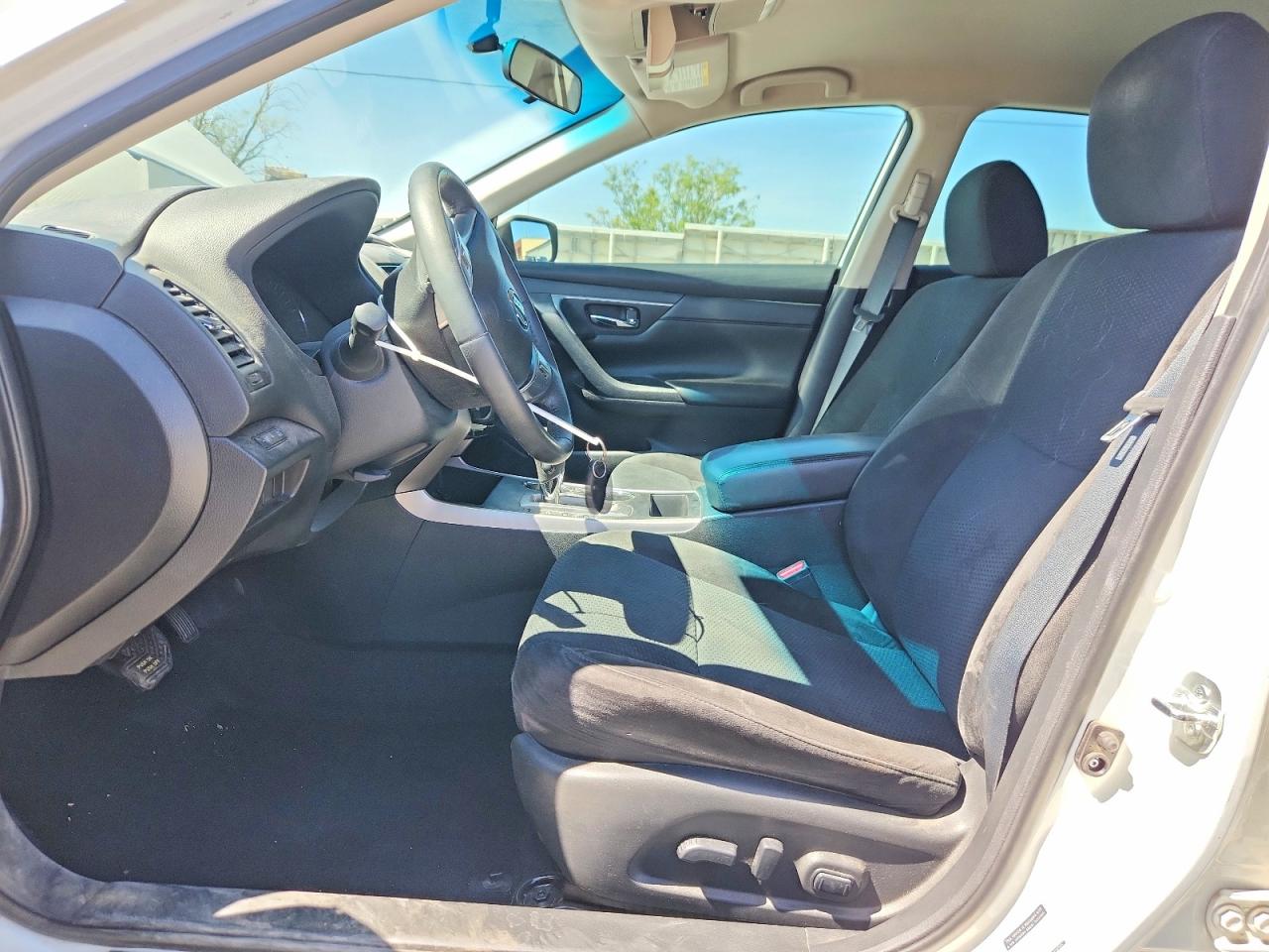 2015 Nissan Altima 2.5 Sv White vin: 1N4AL3AP4FC285534