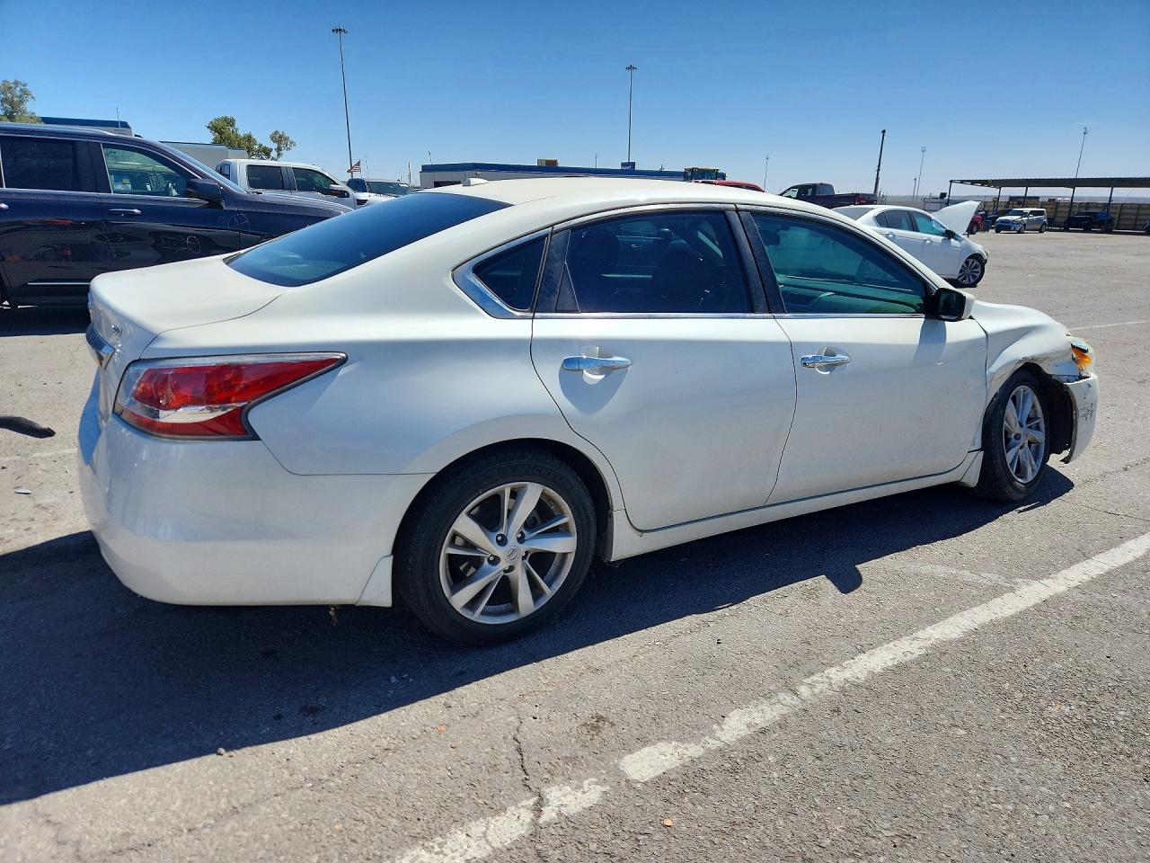 2015 Nissan Altima 2.5 Sv White vin: 1N4AL3AP4FC285534