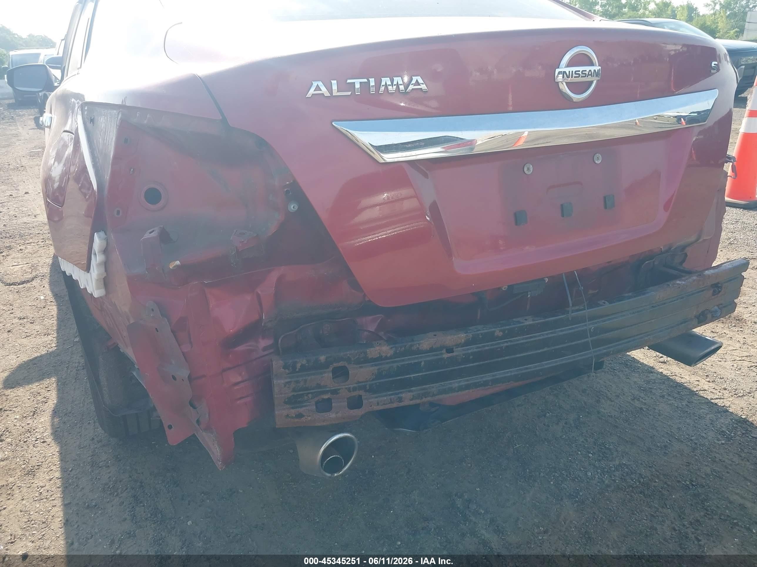 2015 Nissan Altima 2.5/2.5 S/2.5 Sl/2.5 Sv Red vin: 1N4AL3AP4FC289342