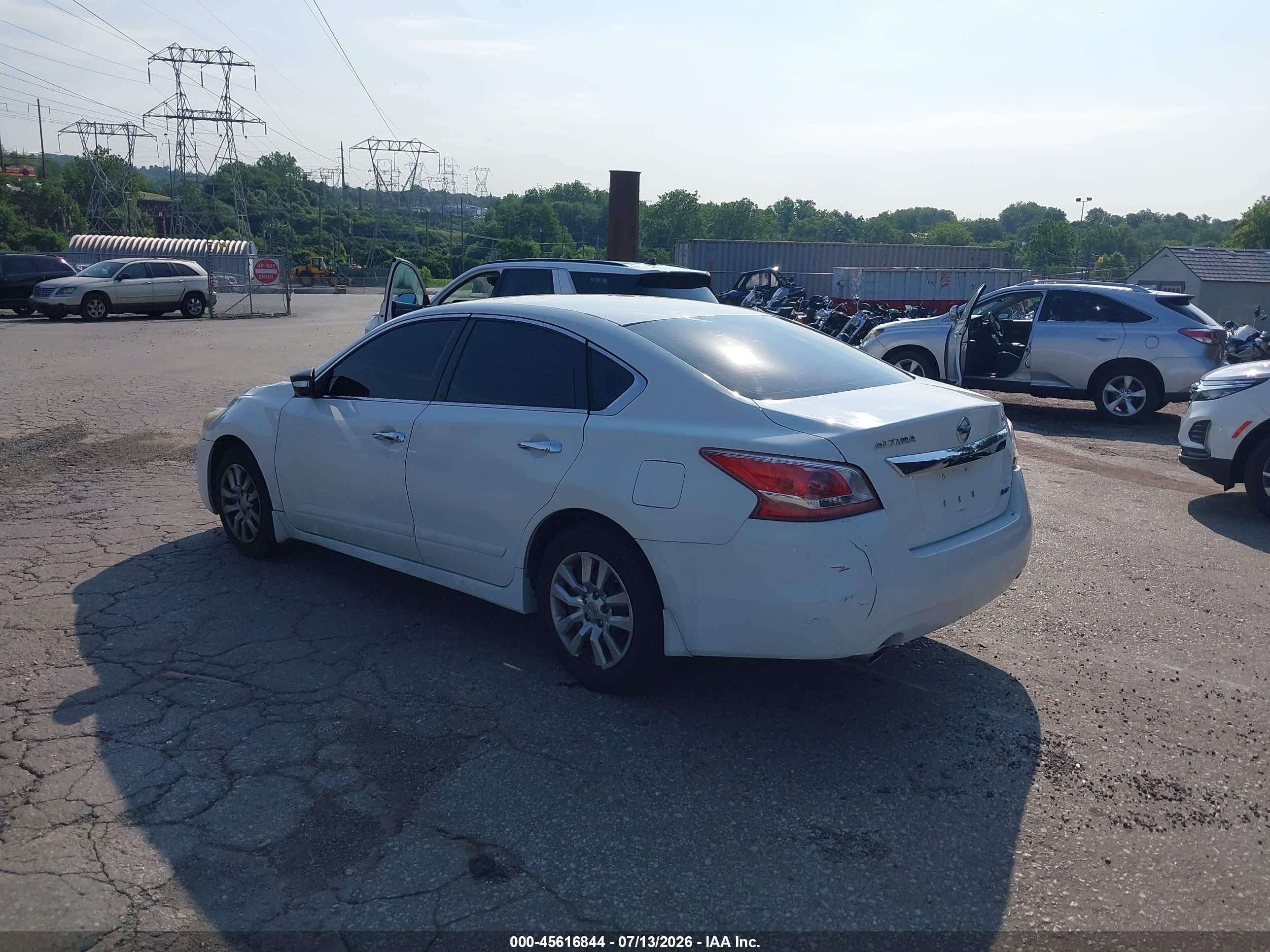 2015 Nissan Altima 2.5 S White vin: 1N4AL3AP4FC293374