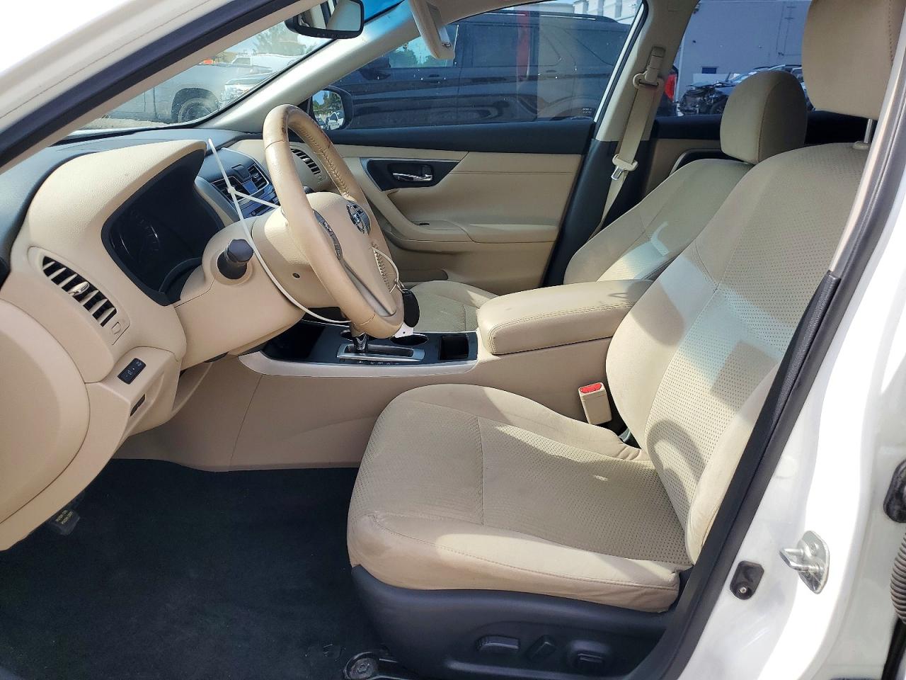 2015 Nissan Altima 2.5 Sv White vin: 1N4AL3AP4FC442057