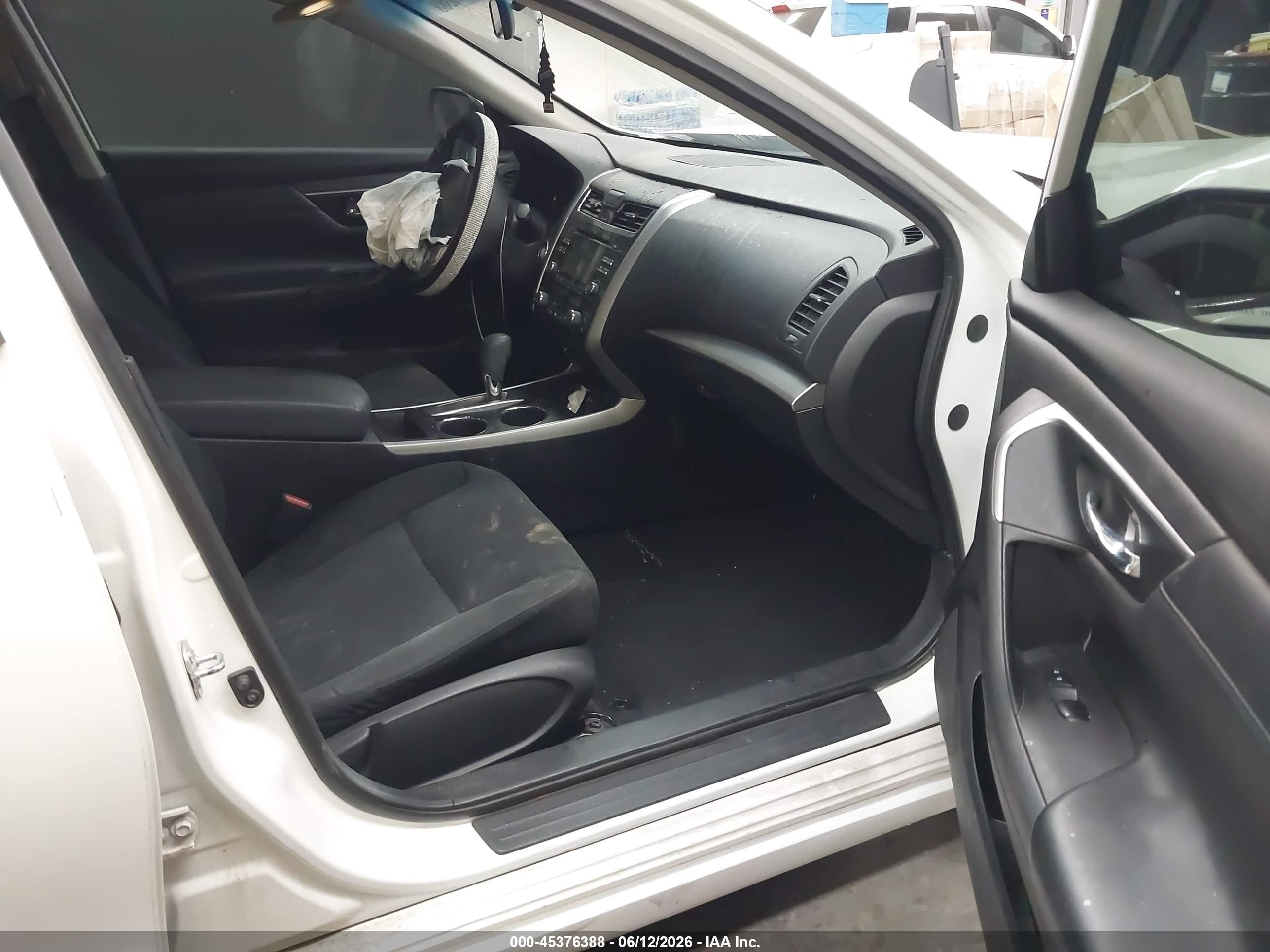2015 Nissan Altima 2.5 Sv White vin: 1N4AL3AP4FC442978