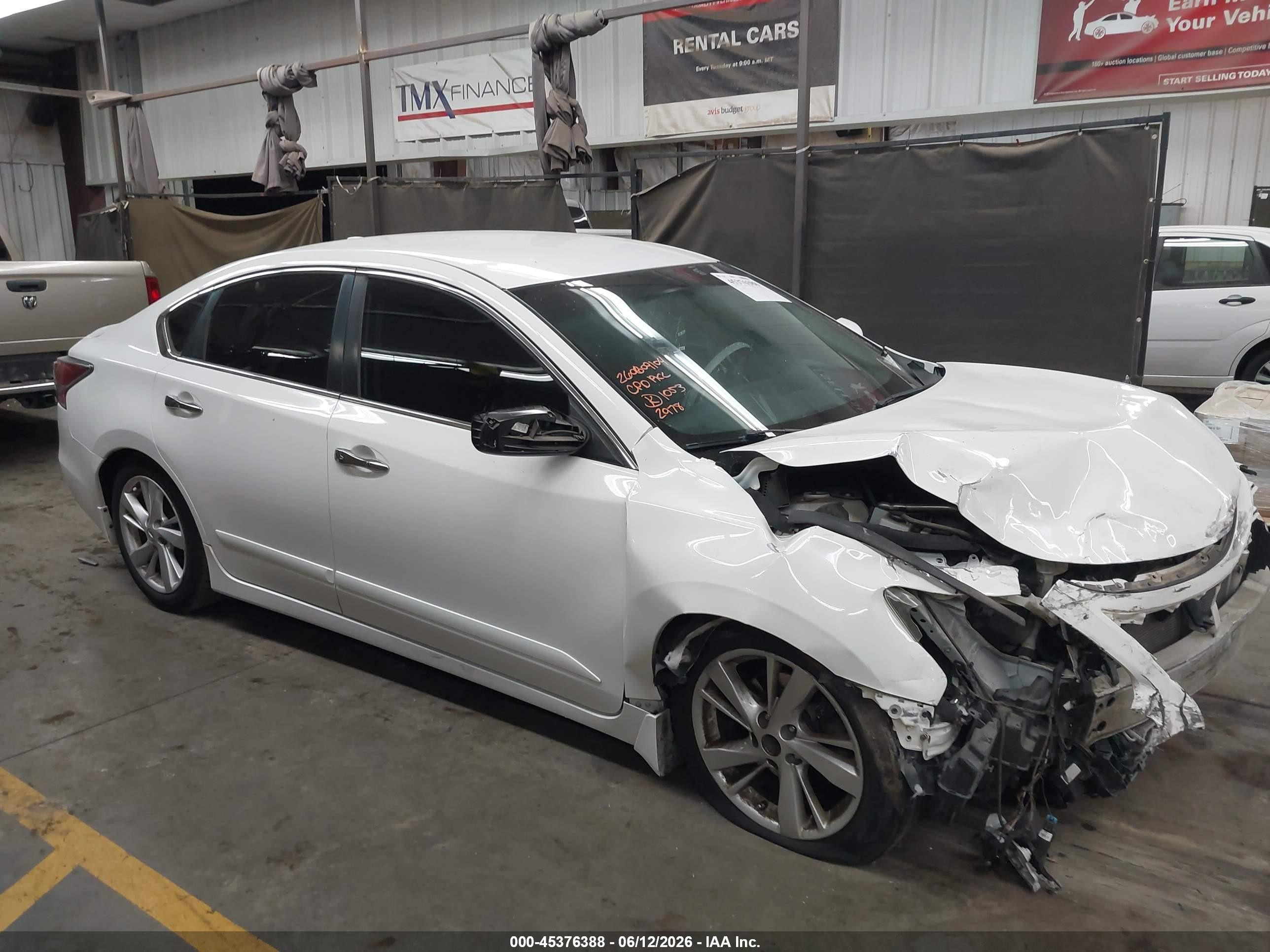 2015 Nissan Altima 2.5 Sv White vin: 1N4AL3AP4FC442978