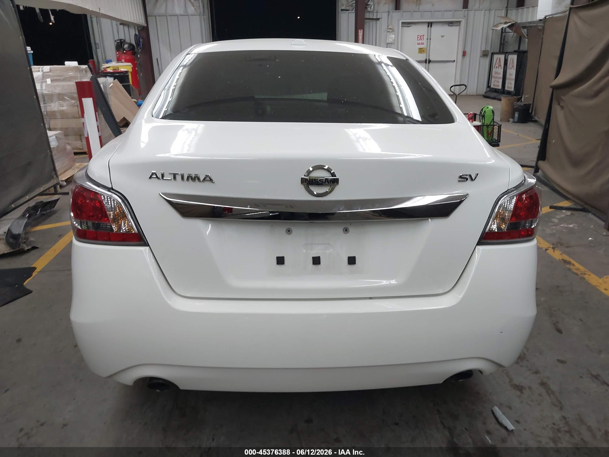 2015 Nissan Altima 2.5 Sv White vin: 1N4AL3AP4FC442978